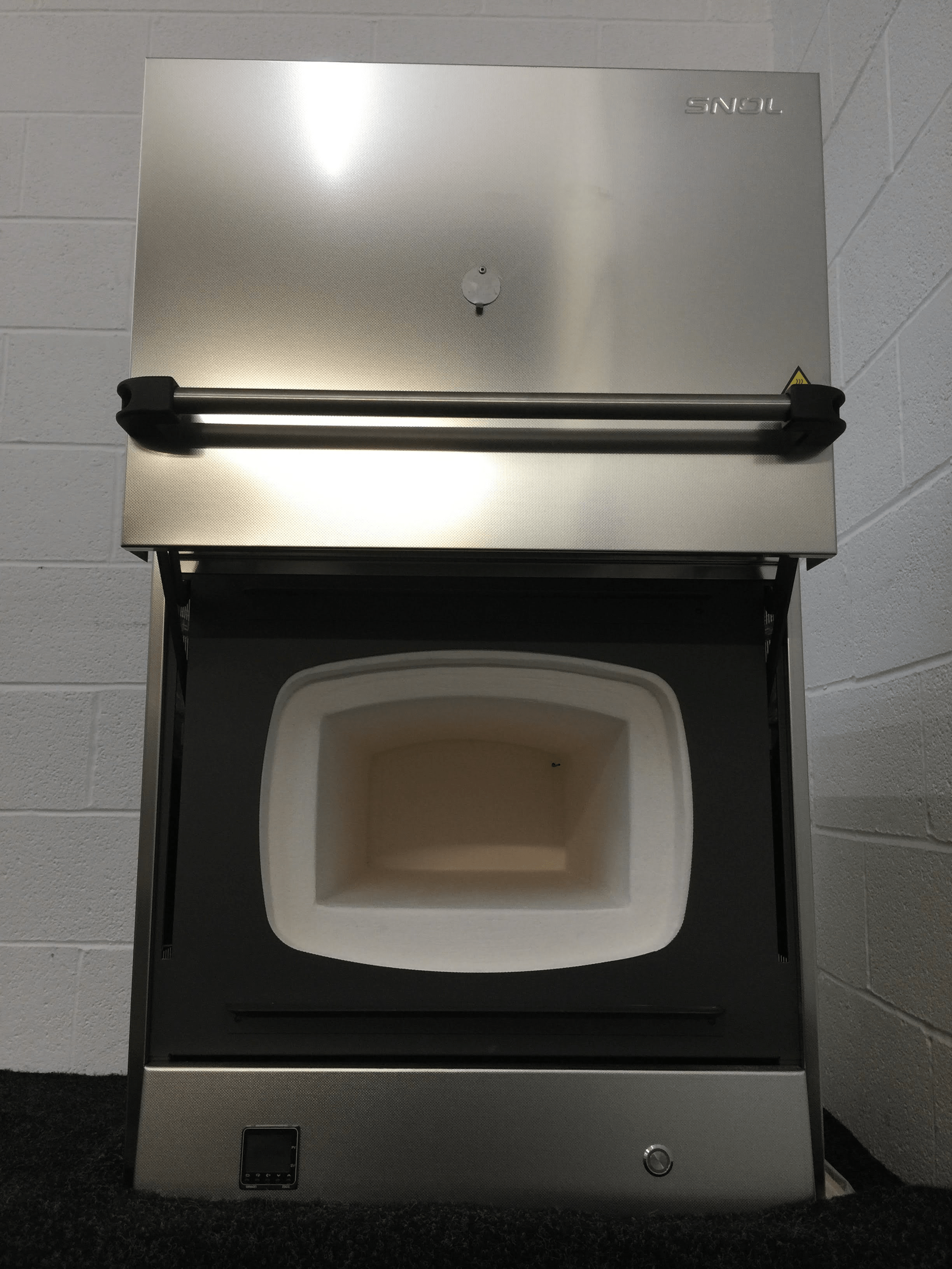 snol 22/1100 high temperature furnace – display model