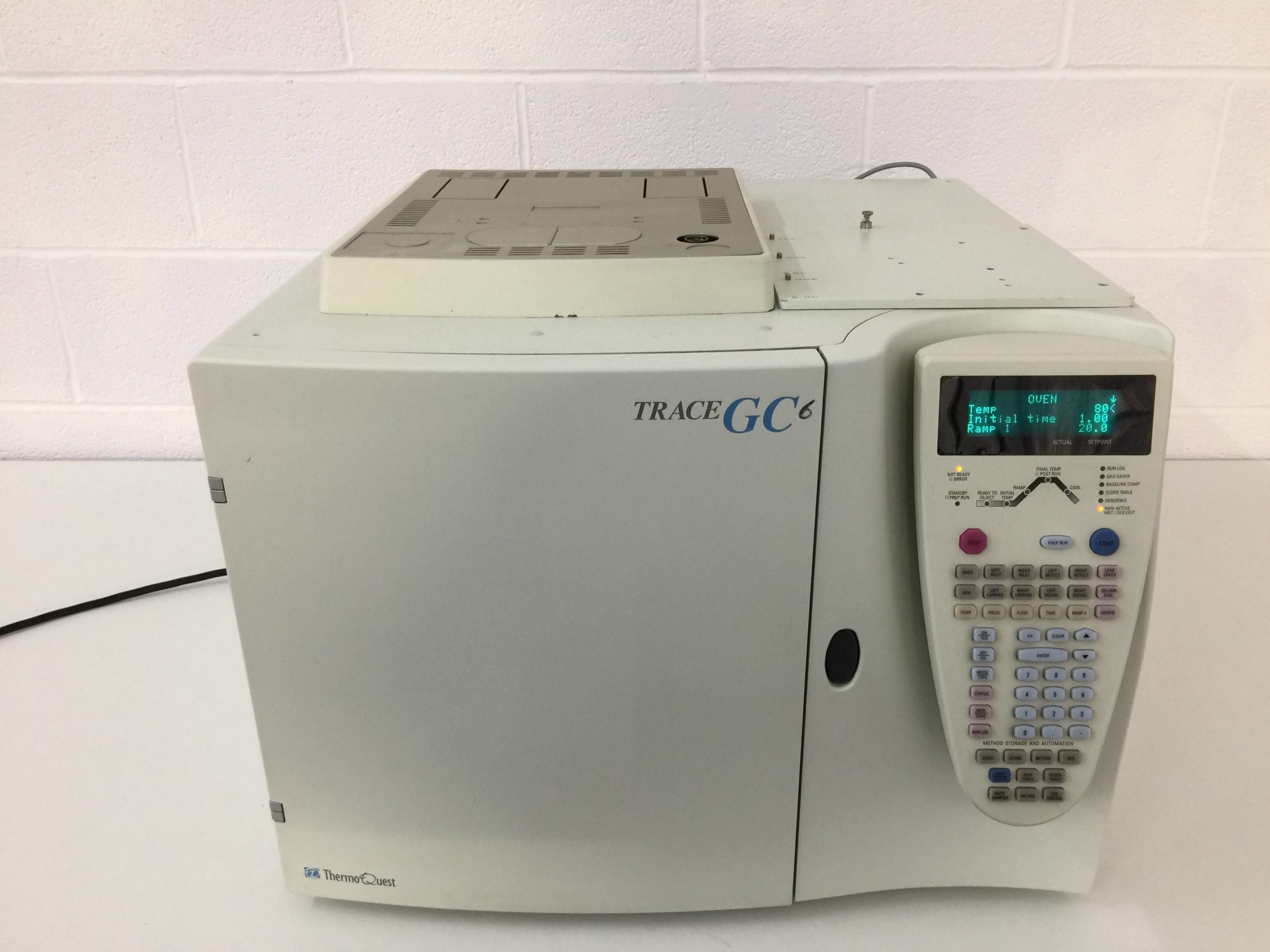 thermoquest tracegc gas chromatograph