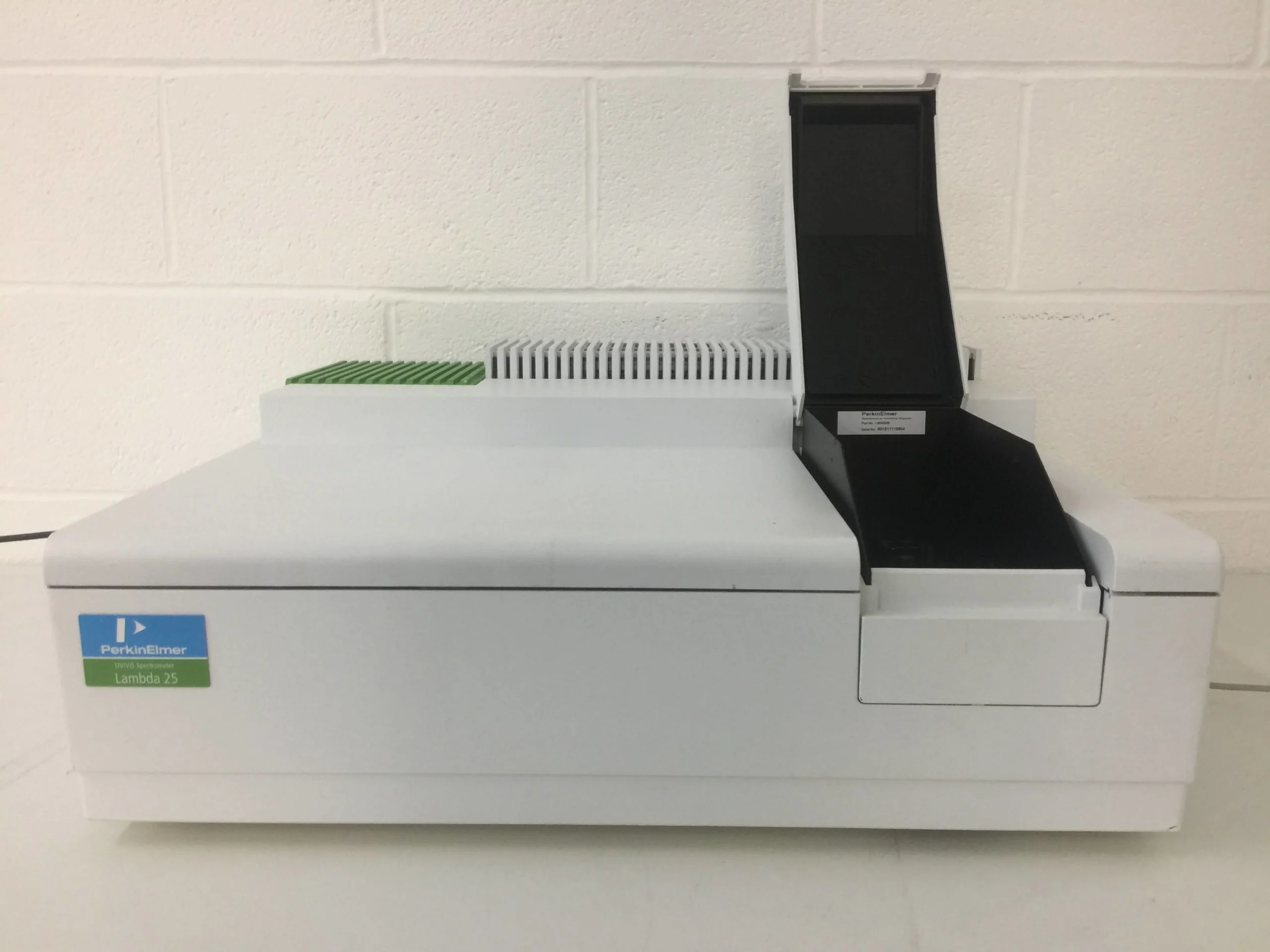 perkin elmer uv/vis spectrophotometer lambda 25