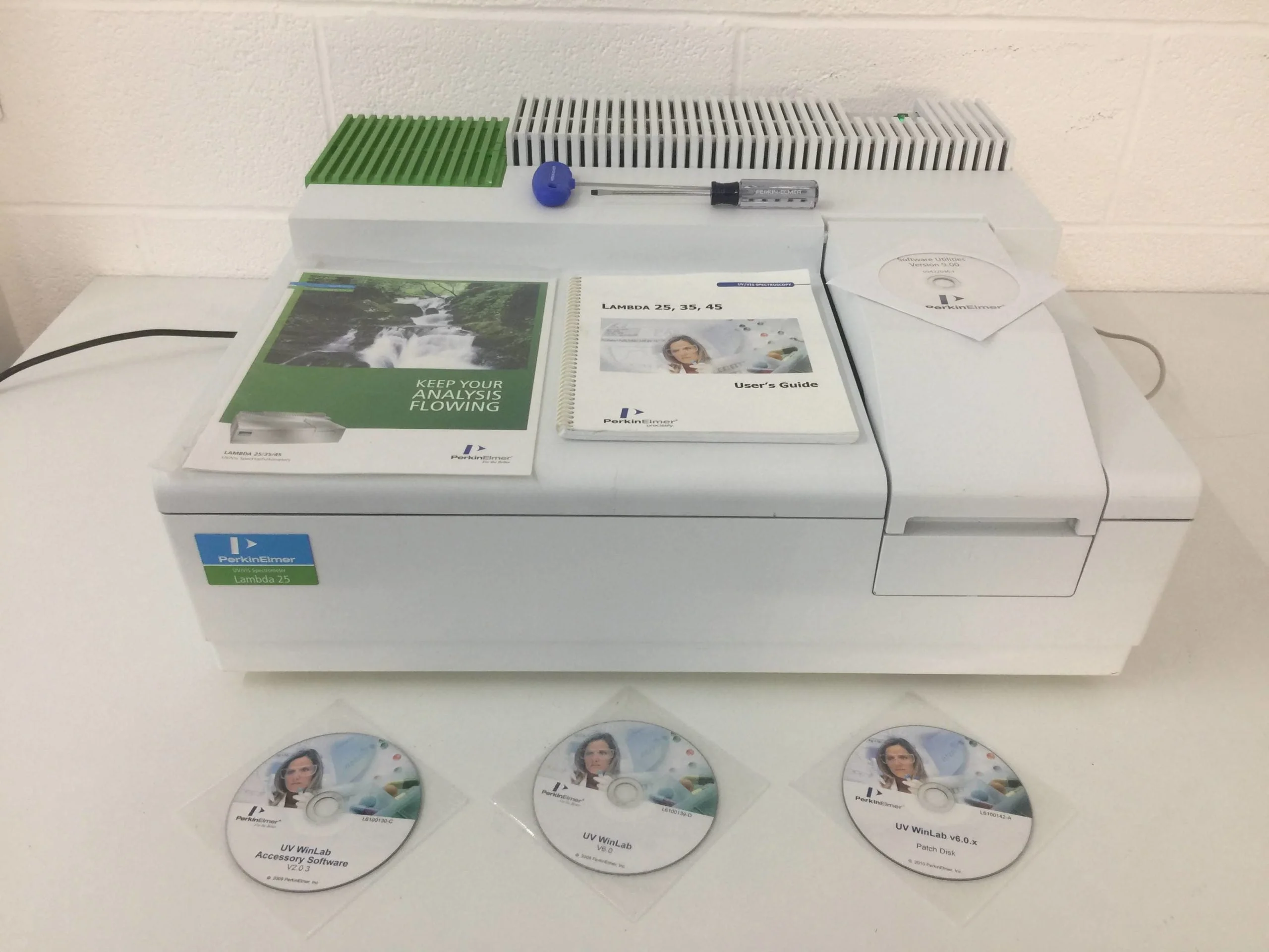 perkin elmer uv/vis spectrophotometer lambda 25