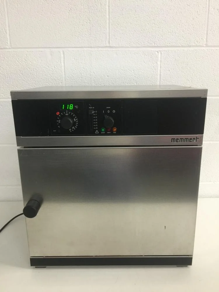 Memmert Drying Oven UM 200