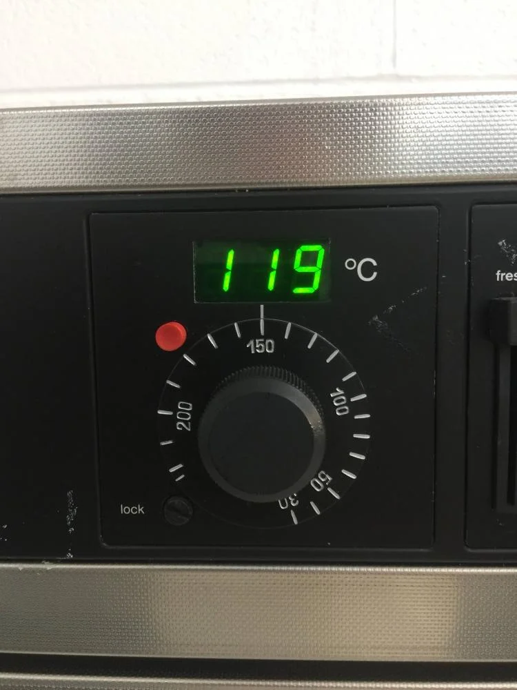 Memmert Drying Oven UM 200