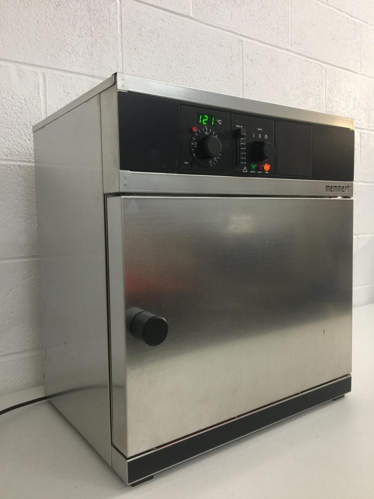 Memmert Drying Oven UM 200