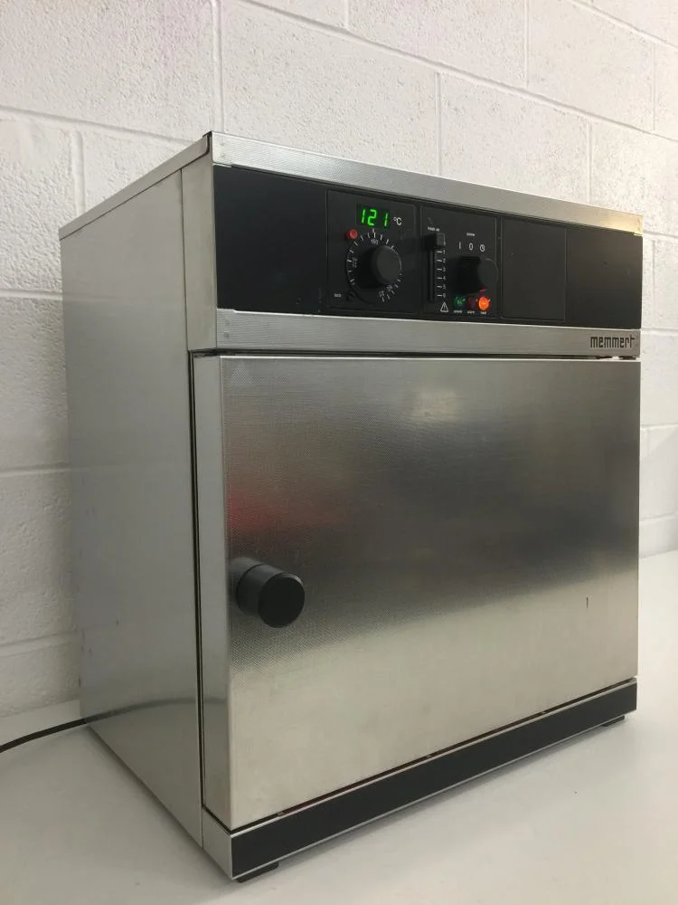 Memmert Drying Oven UM 200