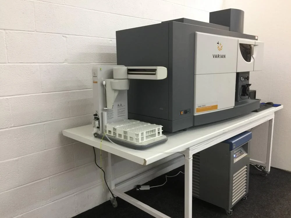 Varian Agilent 720-ES ICP-OES System SPS 3 AutoSampler Chiller Computer System and Varian Software