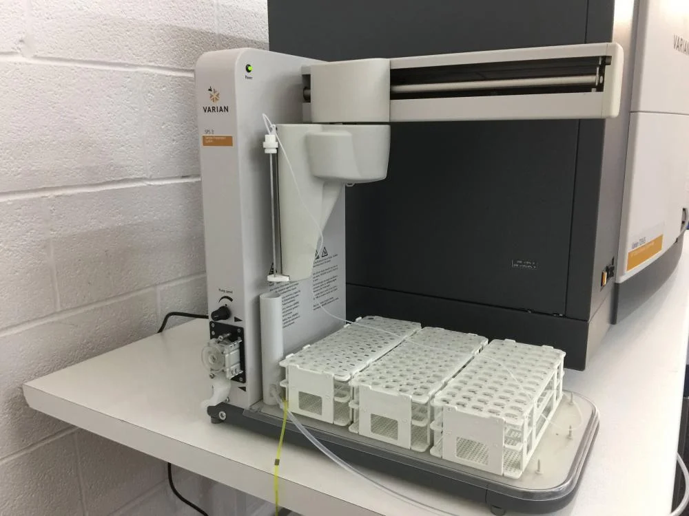 Varian Agilent 720-ES ICP-OES System SPS 3 AutoSampler Chiller Computer System and Varian Software