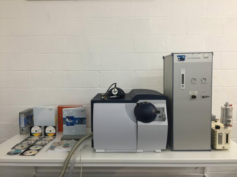 Bruker HCT Ultra LCMS System CMC Nitrogen Generator NGM-11 and Agilent HS 602 Rotary Vane Pump with Manuals Software and accessories