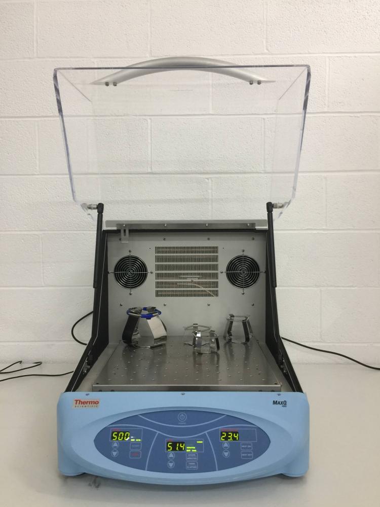 Thermo Scientific MaxQ 4000 Benchtop Refrigerated Incubator Shaker
