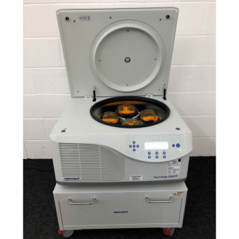 Eppendorf 5920 R Refrigerated Centrifuge 1