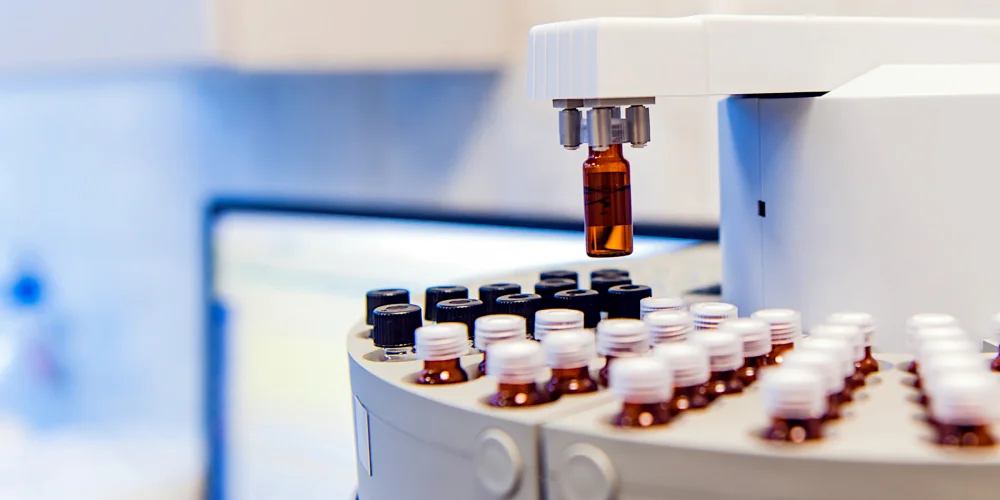 GC-MS autosampler with sample vials