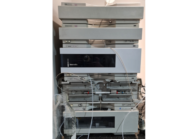 Agilent 1100 HPLC basic system with manual injection and VWD