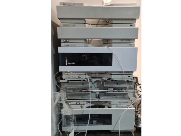 Agilent 1100 HPLC basic system with manual injection and VWD
