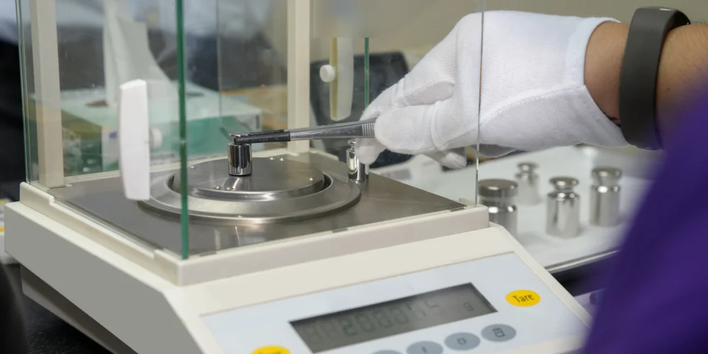 Calibrating an analytical balance
