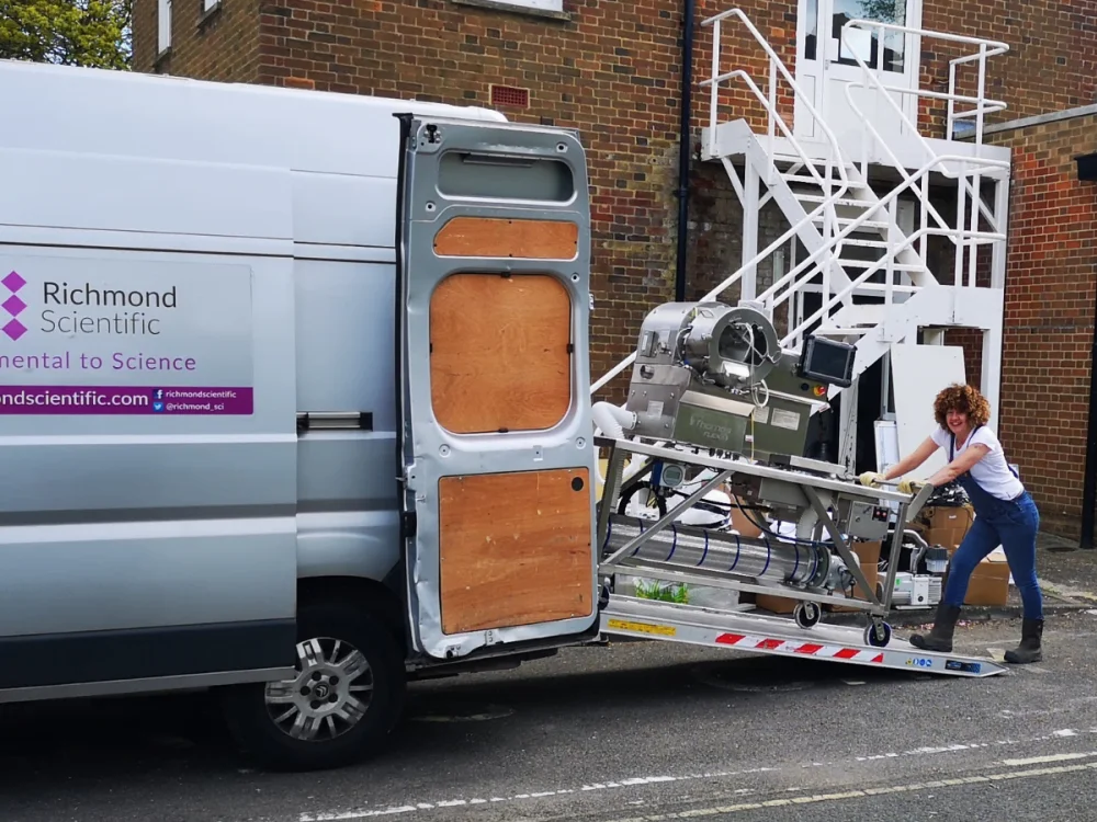 Richmond Scientific moving second hand laboratory equipment