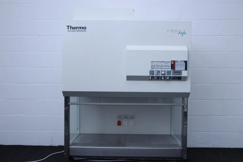 Heraeus HS12 Class II Safety Cabinet Manual