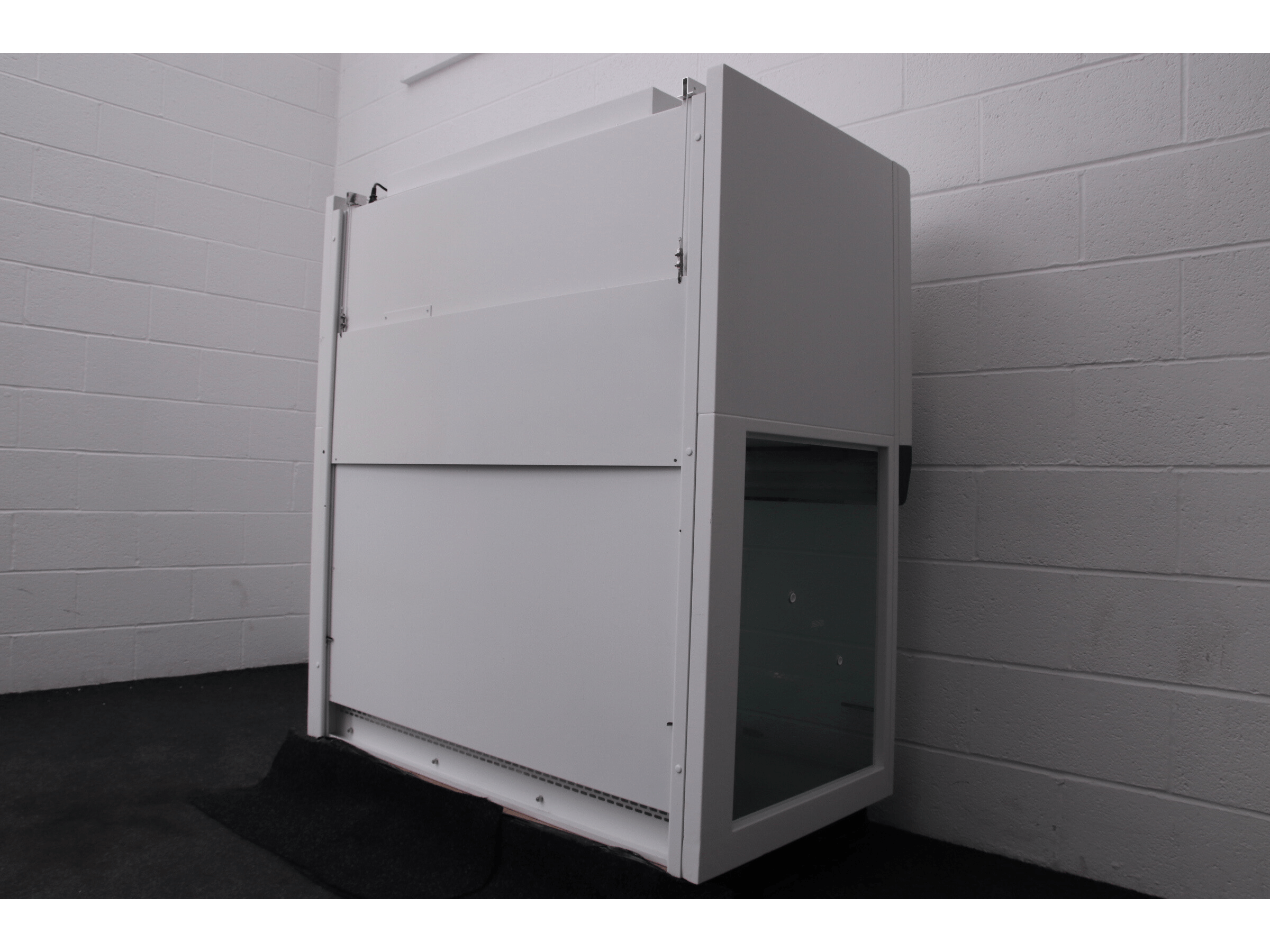 GS-Series ductless fume cupboard: stainless-steel made with  'Down-flow-suction' worktop