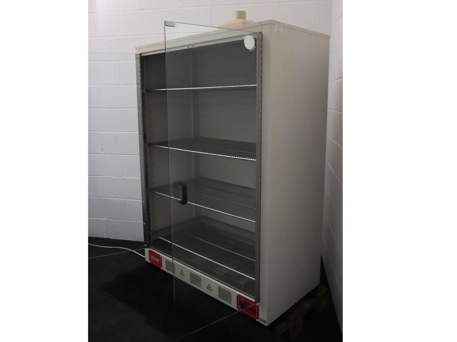 LTE Drying Cabinet (1)