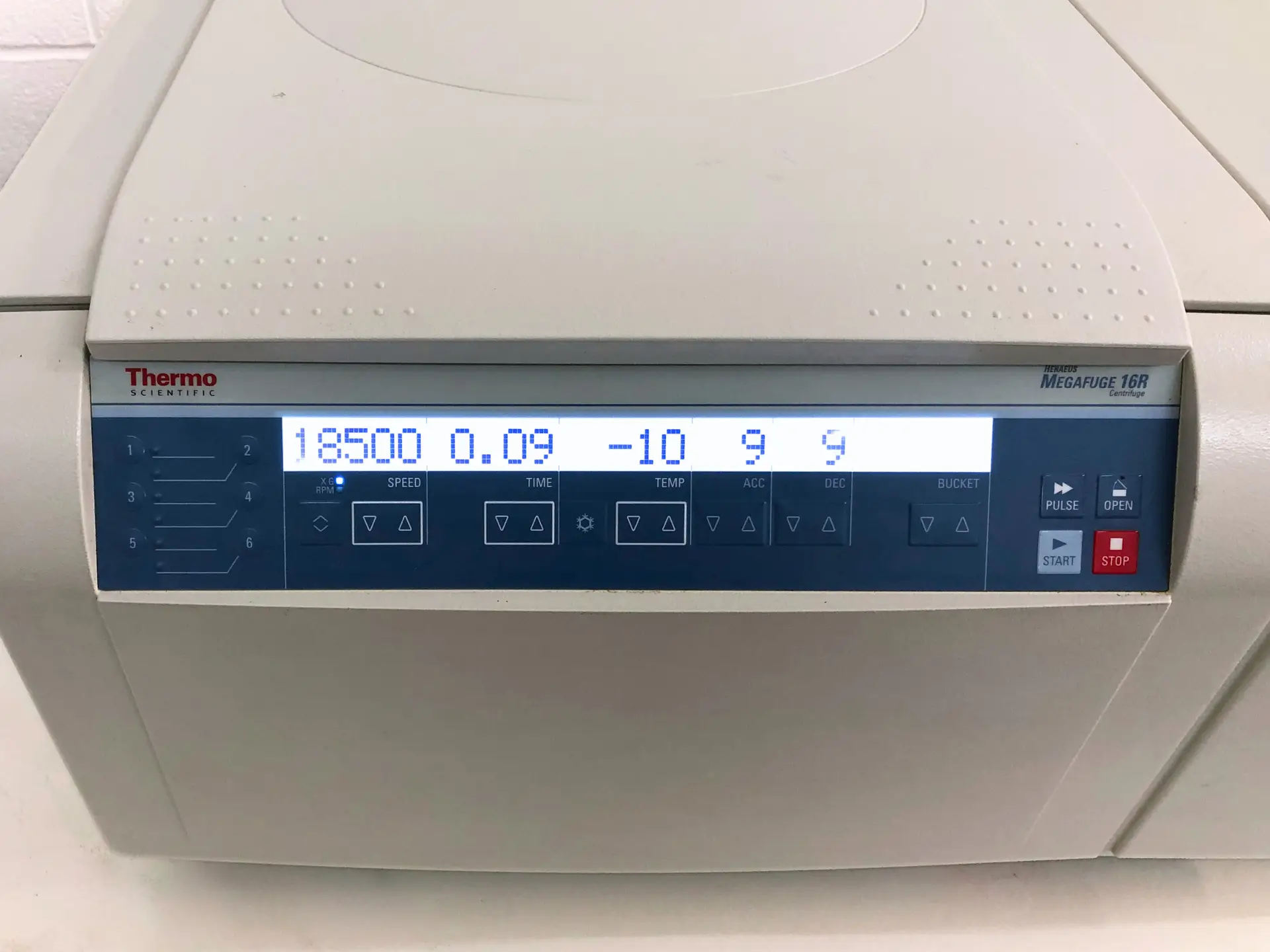 Thermo Megafuge 16 R centrifuge (1)