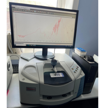 Thermo Nicolet IS10 FTIR Spectrometer spectra screen