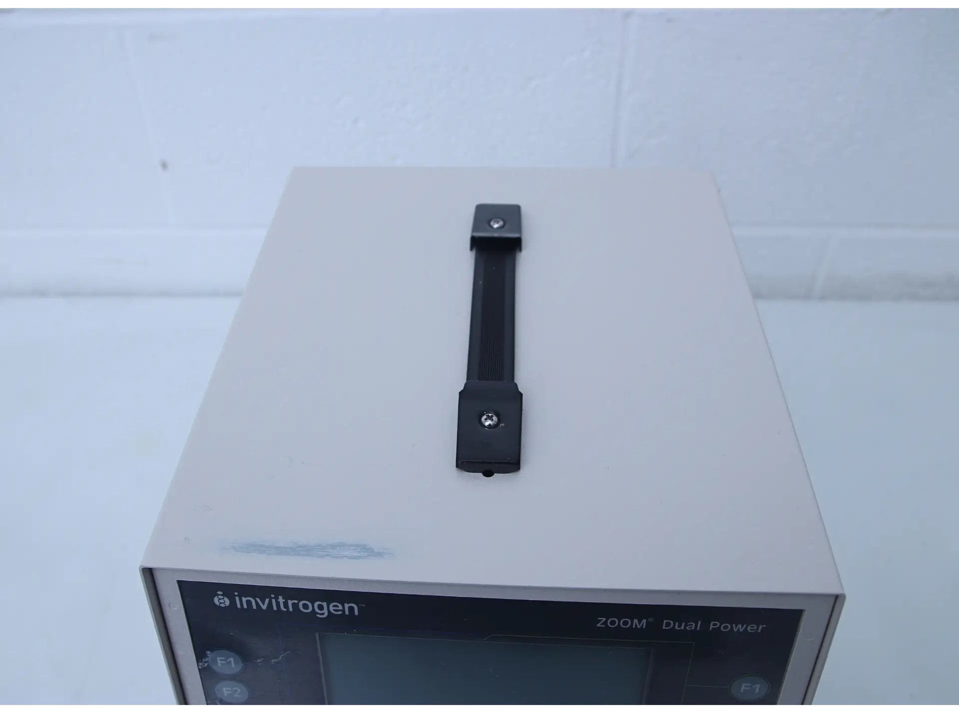 Invitrogen Dual Power Supply - 6179 (1)