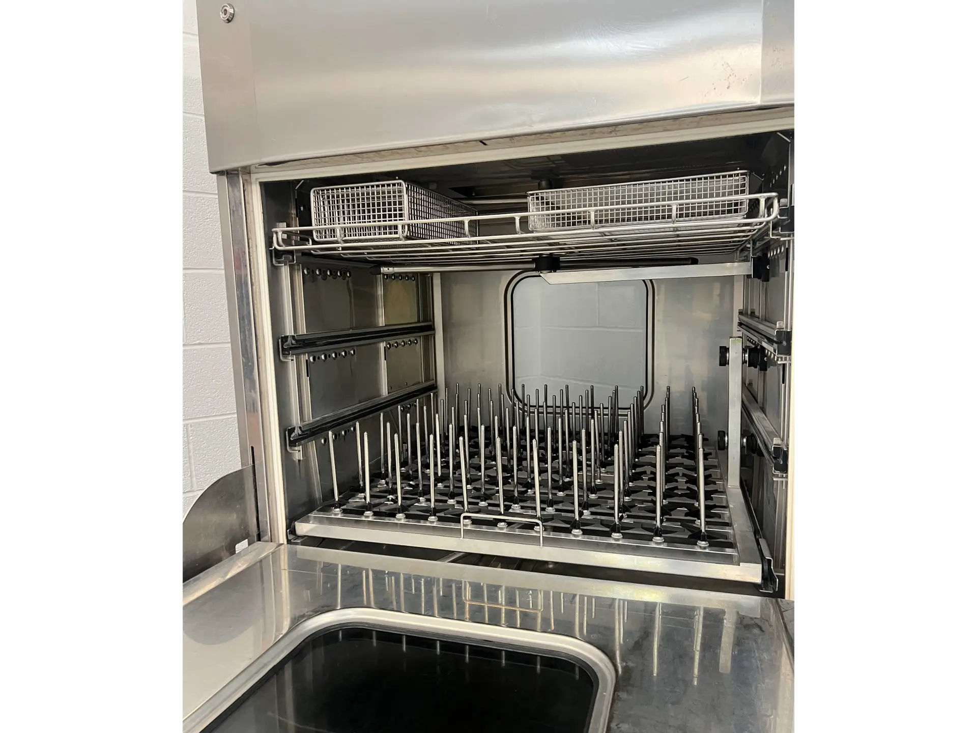 6 Dekomed Deko D32 C Washer/Disinfector