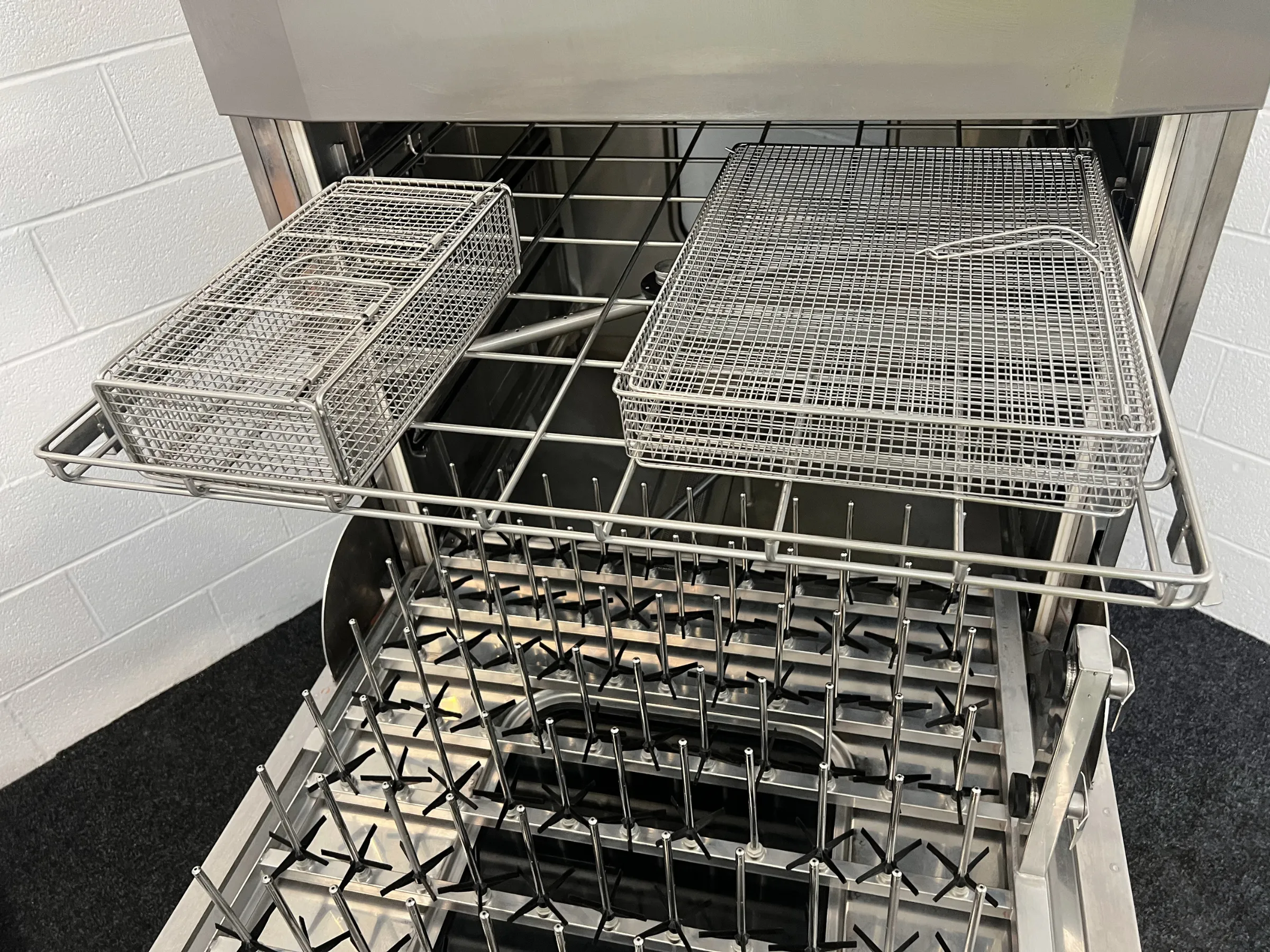 8 Dekomed Deko D32 C Washer/Disinfector