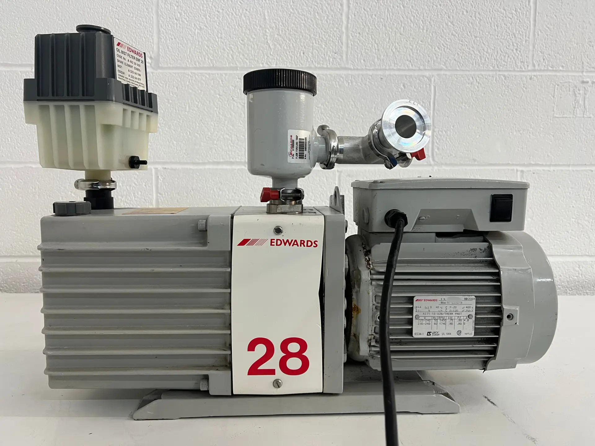 Edwards E2M28 Vacuum Pump (2)