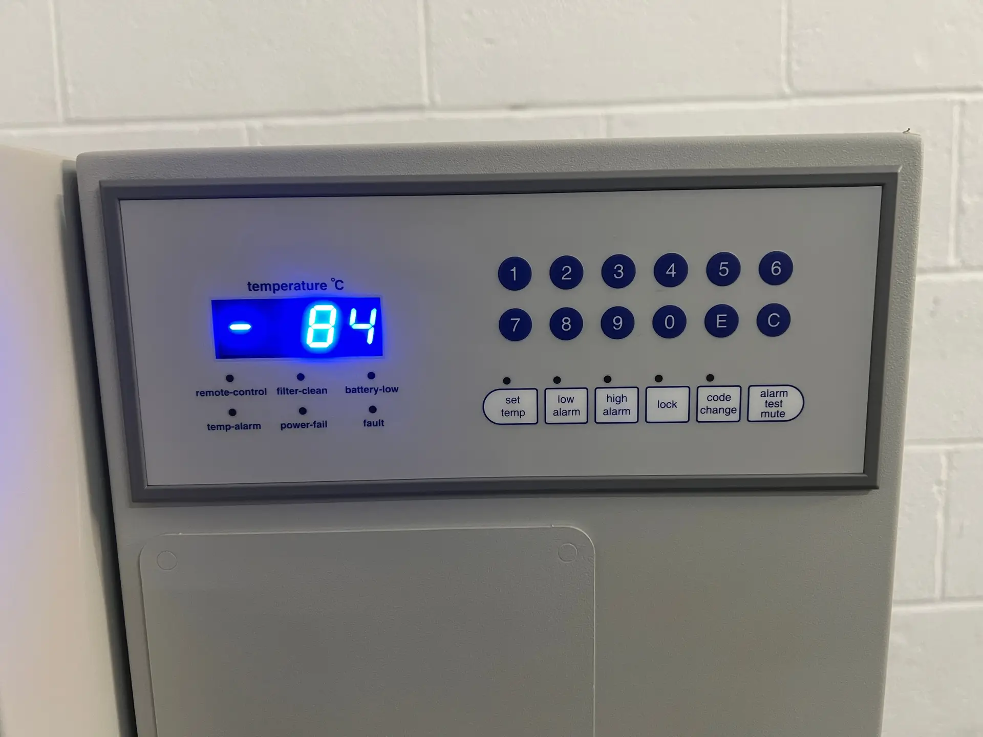 Eppendorf CryoCube F101h-86 - F101JP050839 (14)