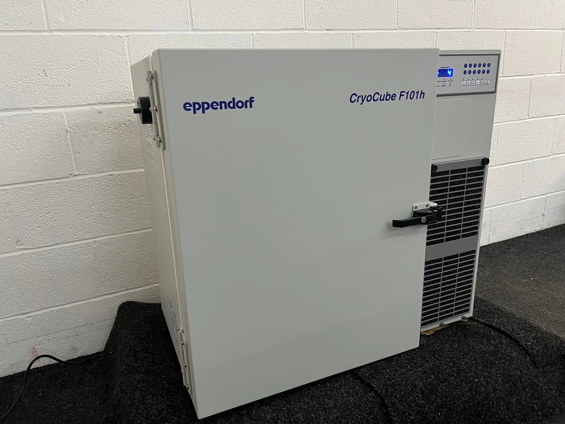 Eppendorf CryoCube F101h-86 - F101JP050839 (9)