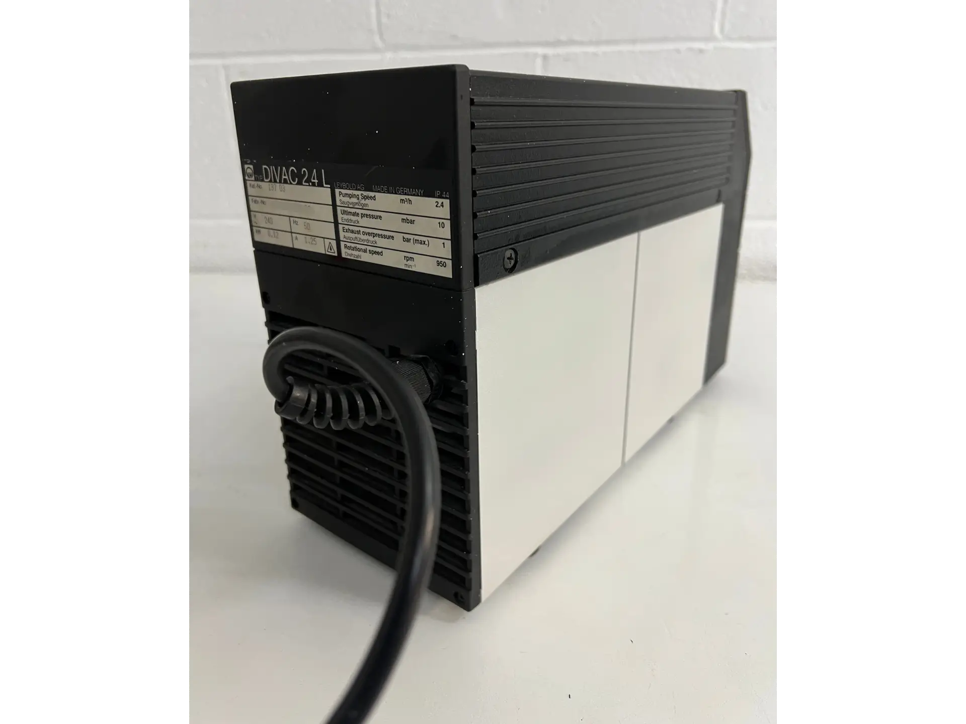 Leybold DIVAC 2.4 L Vacuum Pump (6)