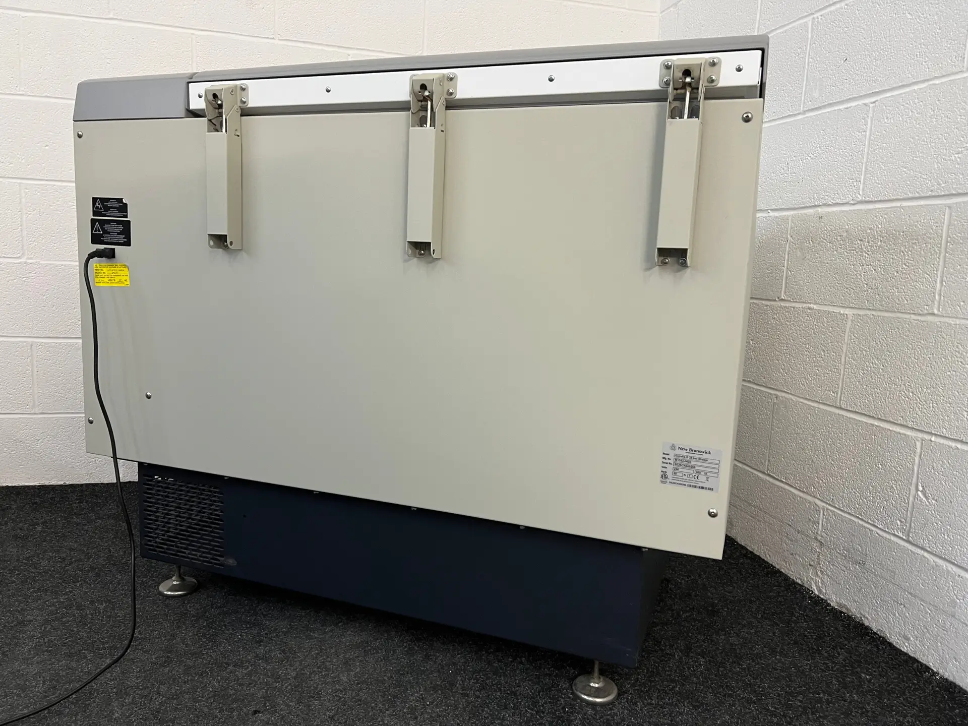 New Brunswick Excella 25 Incubating Shaker - SE25CN300268 (10)