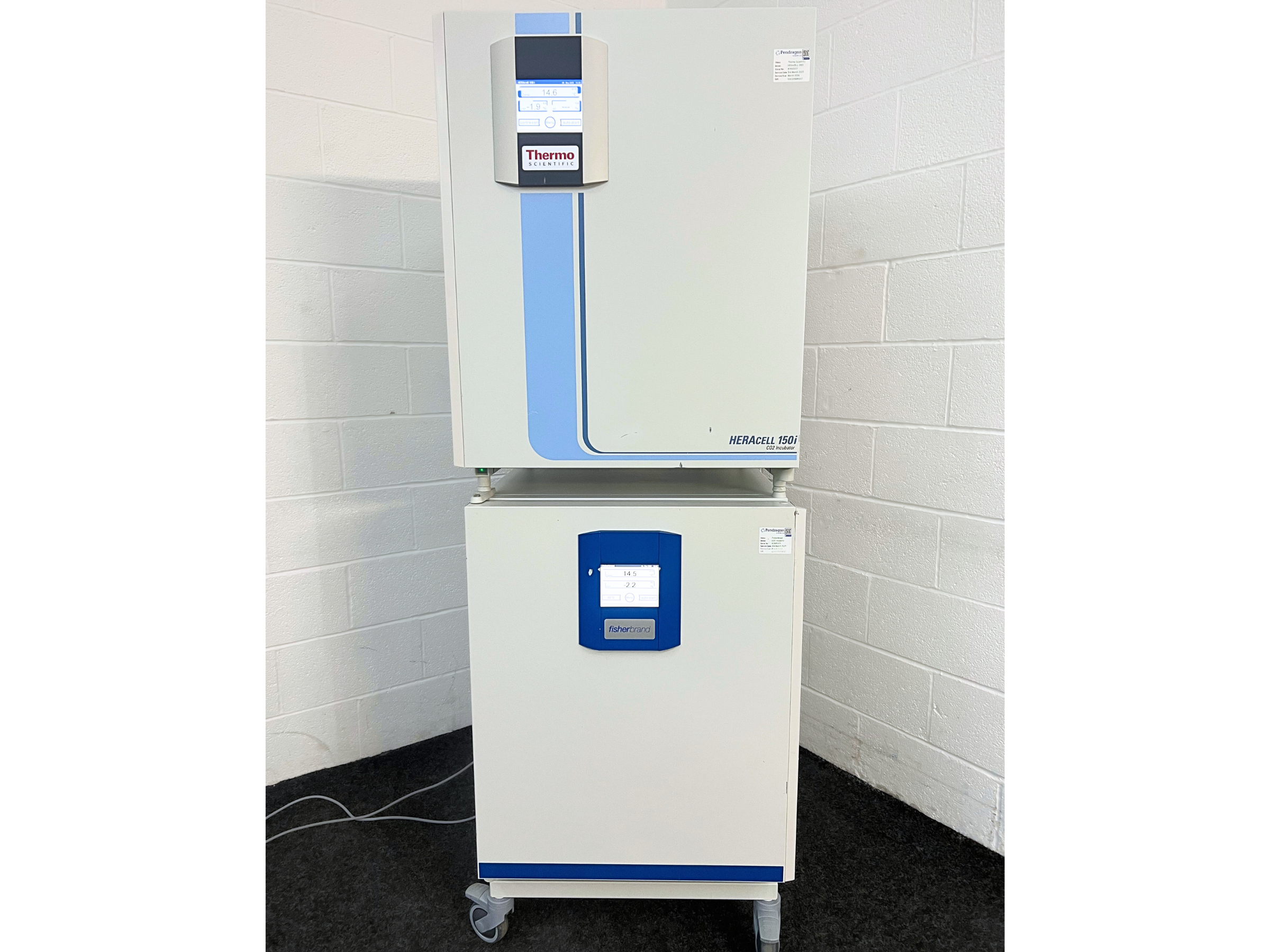 Fisherbrand CO2 incubator and Thermo Heracell 150i (15)