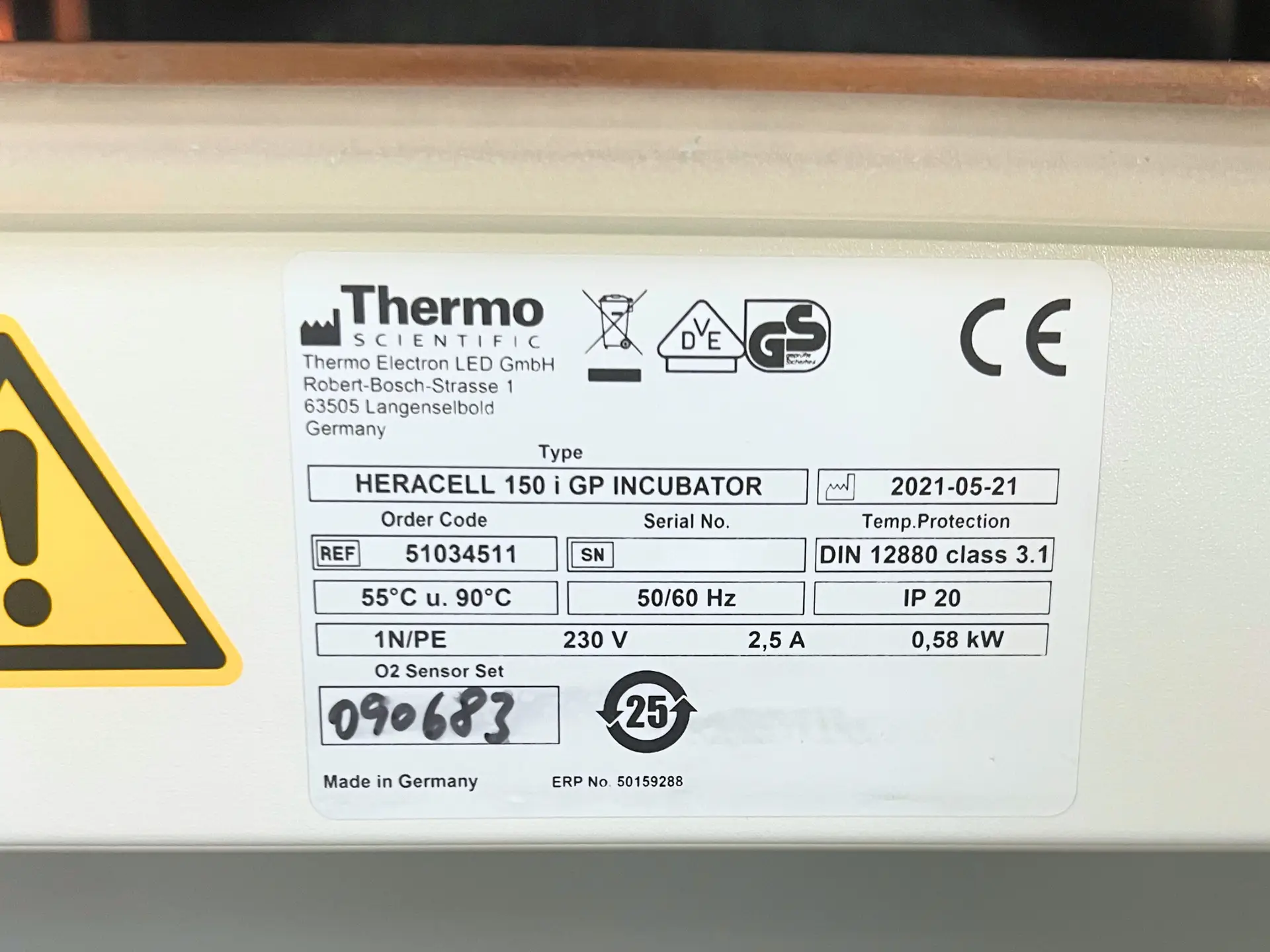 Fisherbrand CO2 incubator and Thermo Heracell 150i (8)