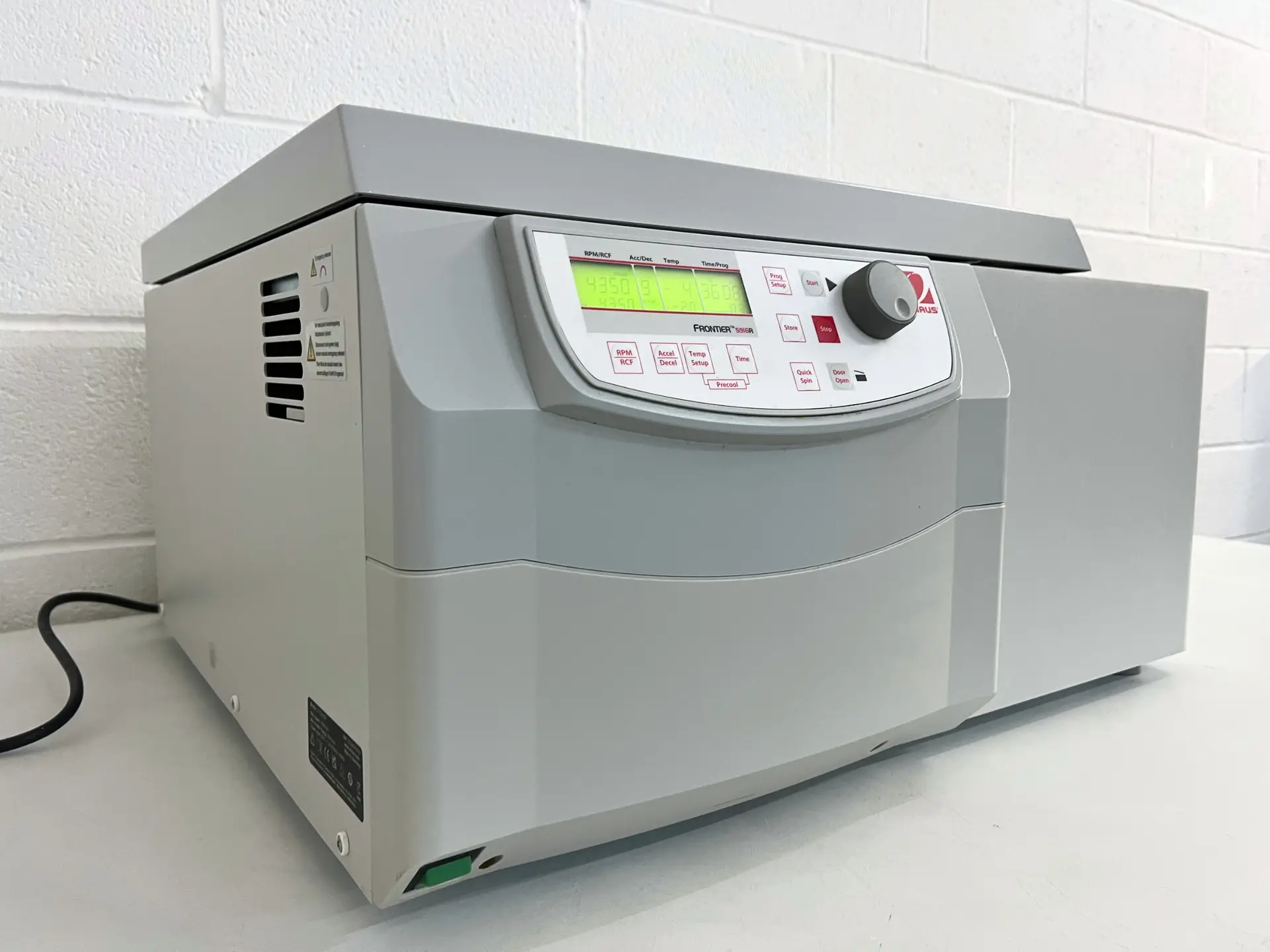 Ohaus 5916R refrigerated centrifuge