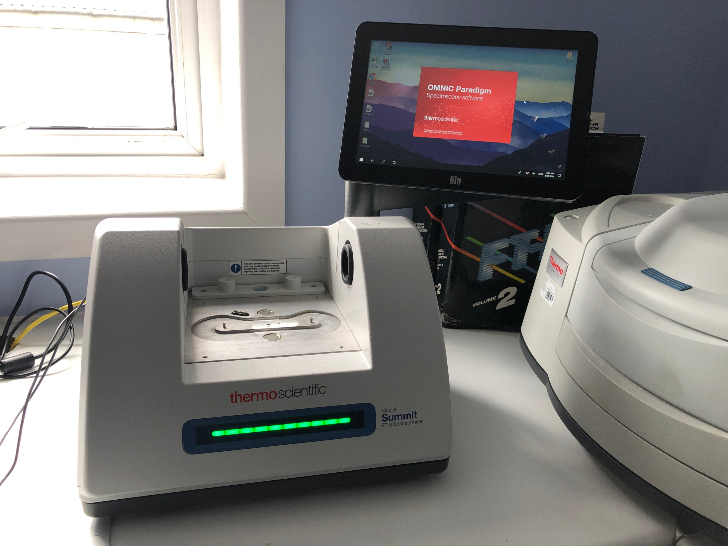 Thermo Nicolet Summit FTIR