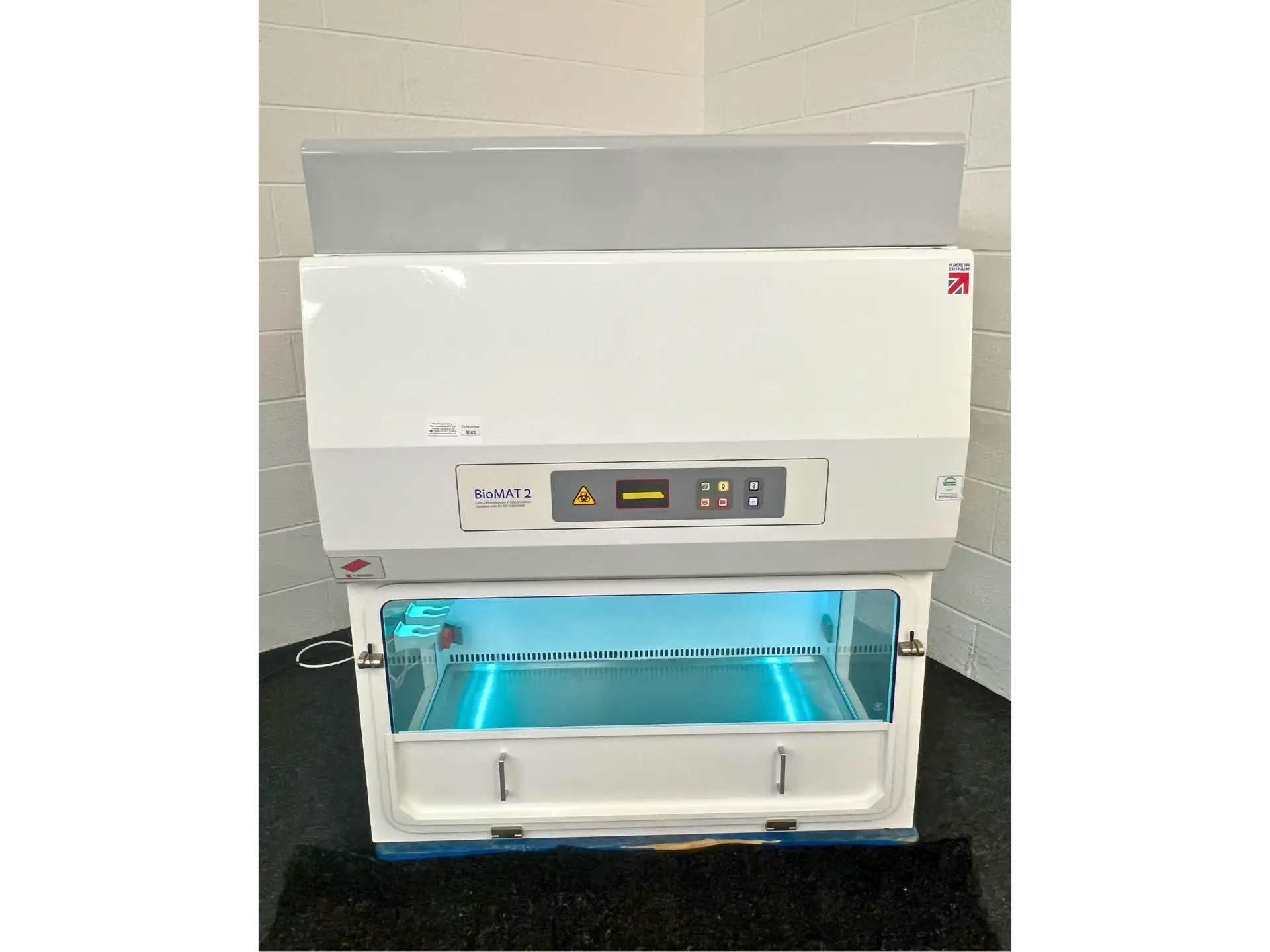 Biomat 2 microbiological safety cabinet with UV light