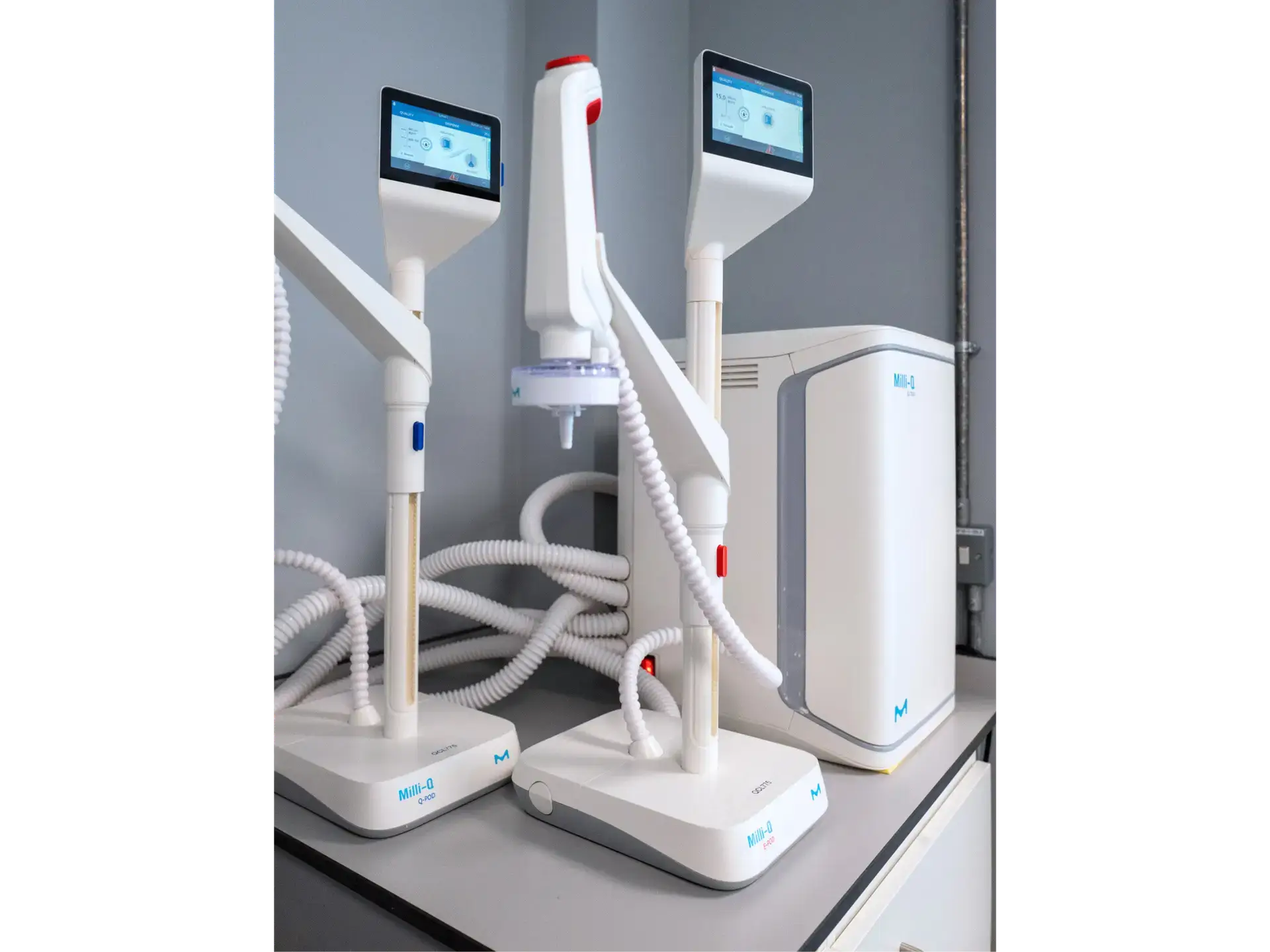 Milli-Q IQ 7003 Ultrapure and Pure Water Purification System