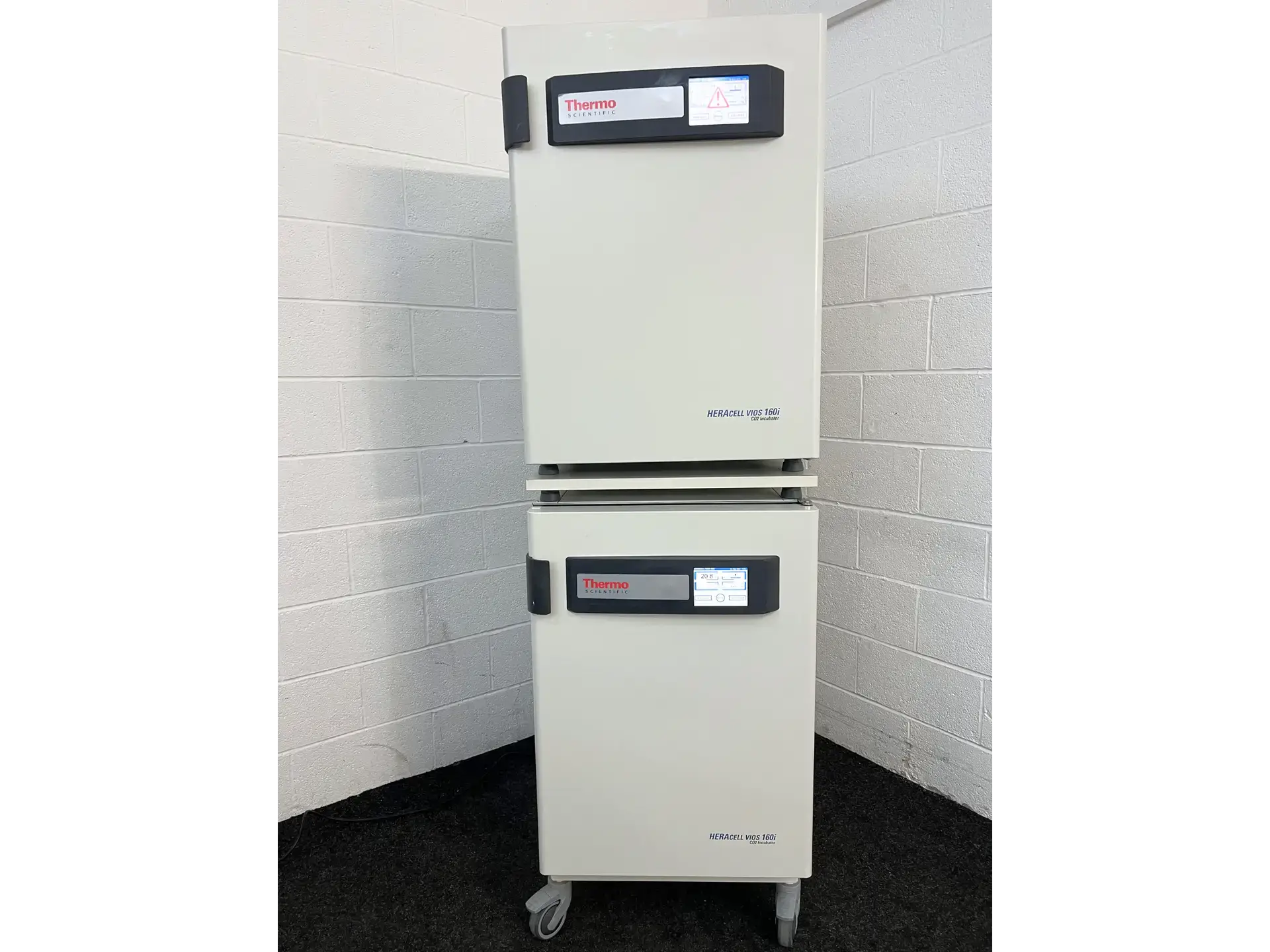HERAcell VIOS 160i Tri-Gas Incubator Stack