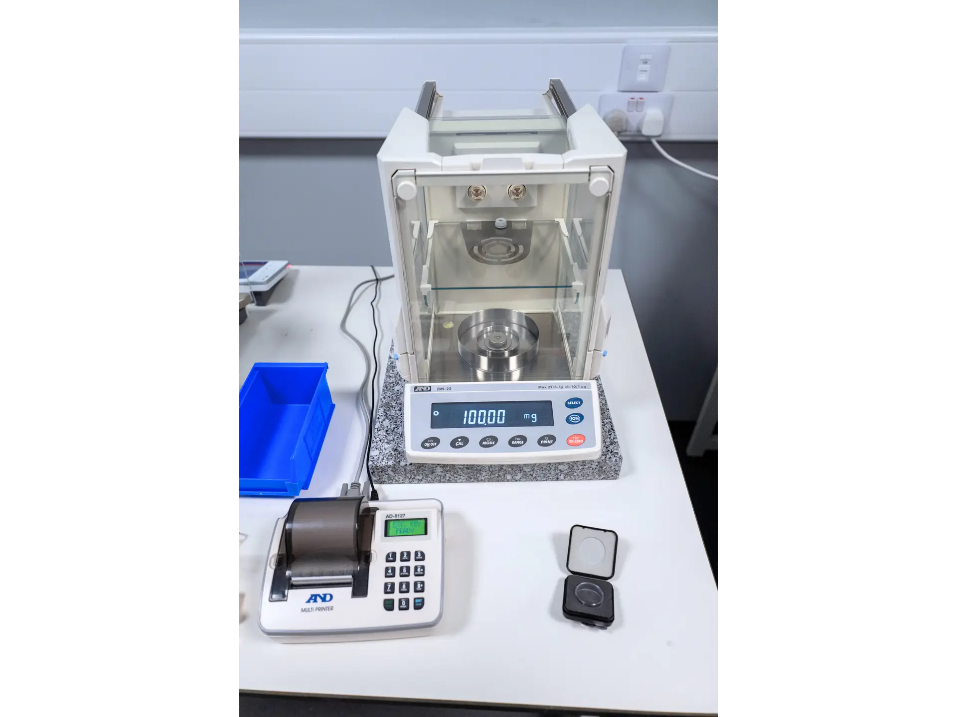 A&D BM-22 Dual Capacity Micro Balance