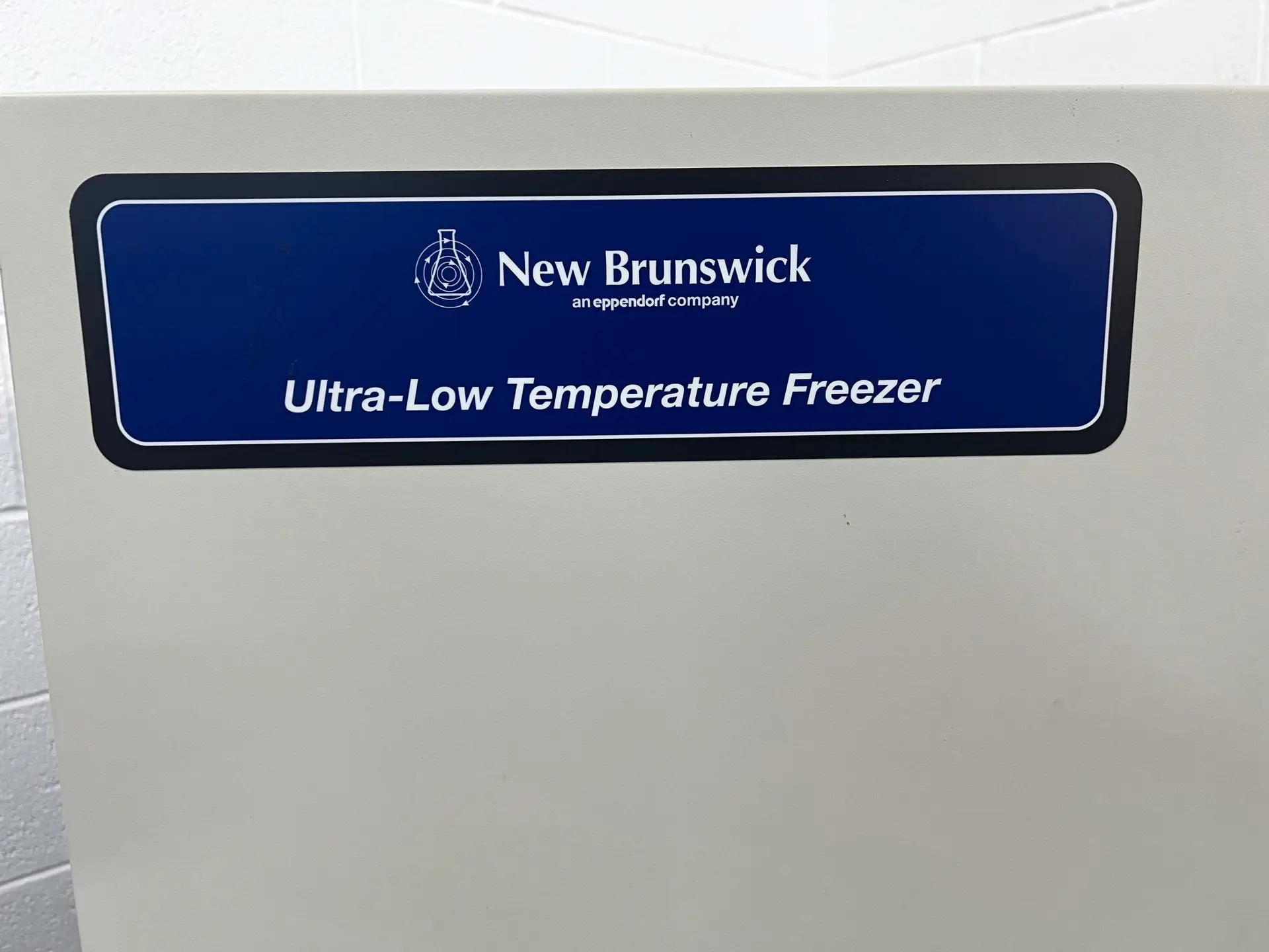 6 New Brunswick Innova U101 ULT Freezer