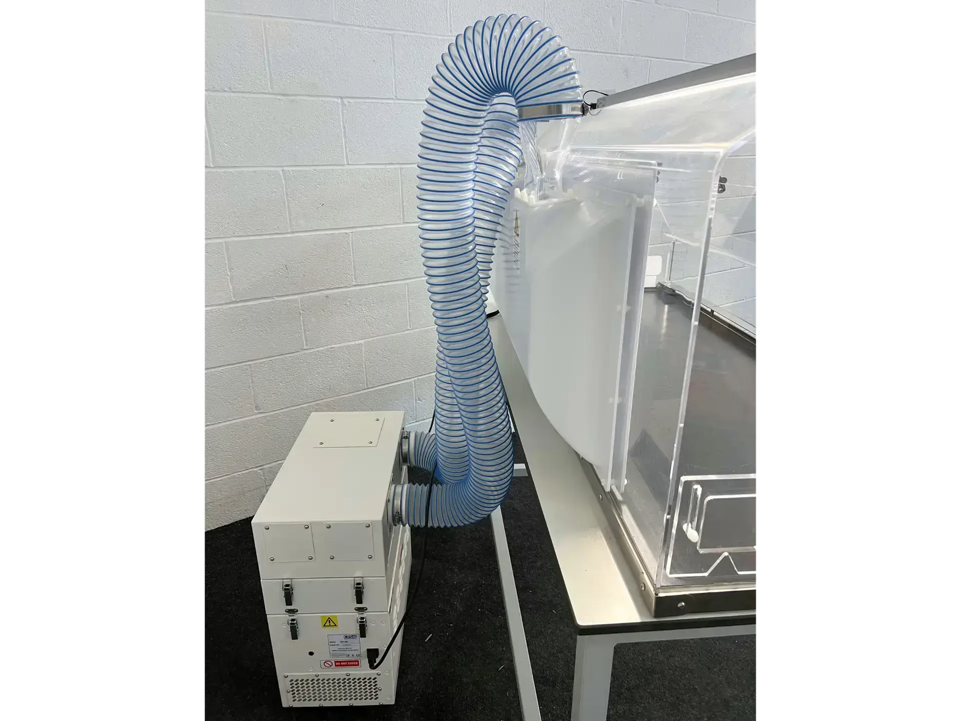 Safetech ST-Alarm-V2R Safety Weighing Cabinet With CTS 600 Fan Safetech ST-Alarm-V2R Safety Weighing Cabinet With CTS 600 Fan