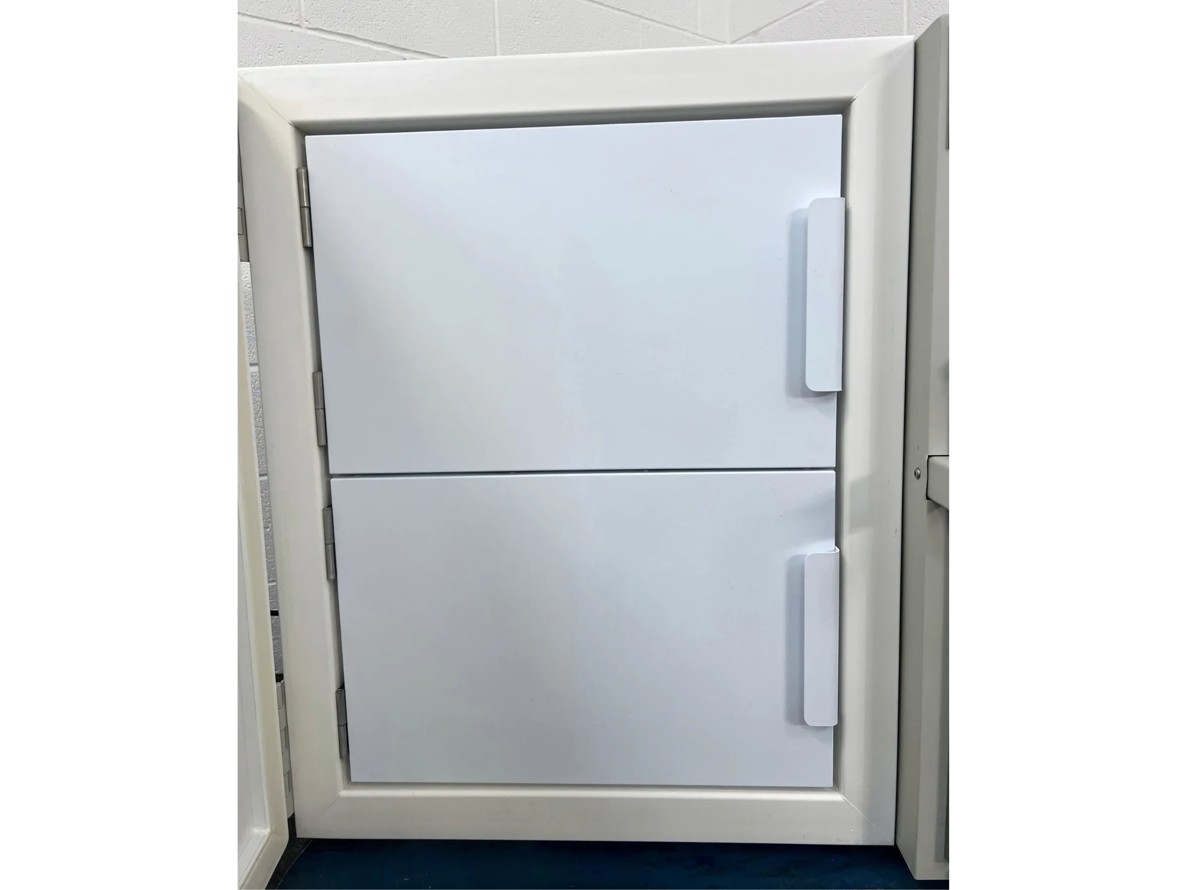 8 New Brunswick Innova U101 ULT Freezer