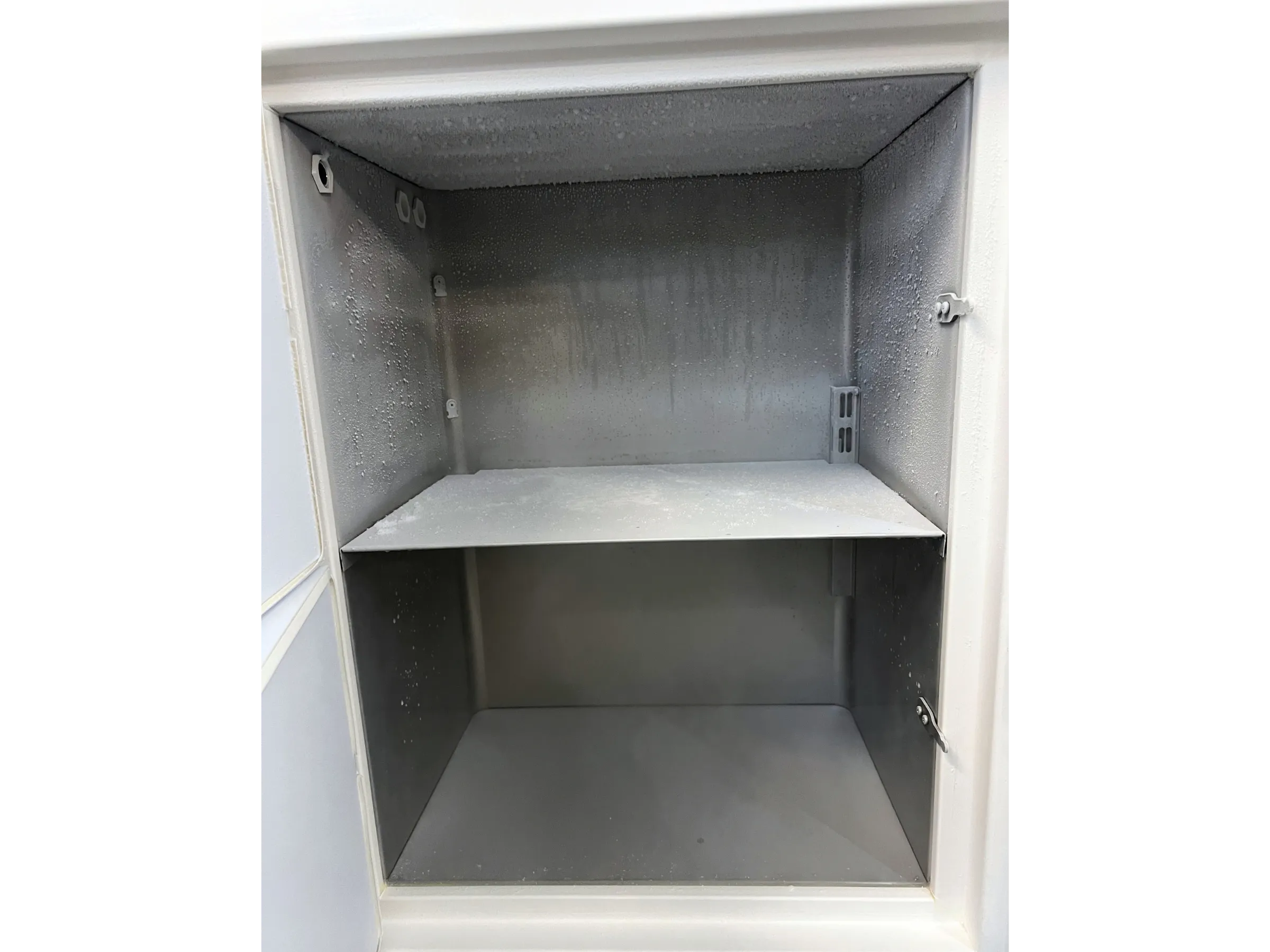 9 New Brunswick Innova U101 ULT Freezer