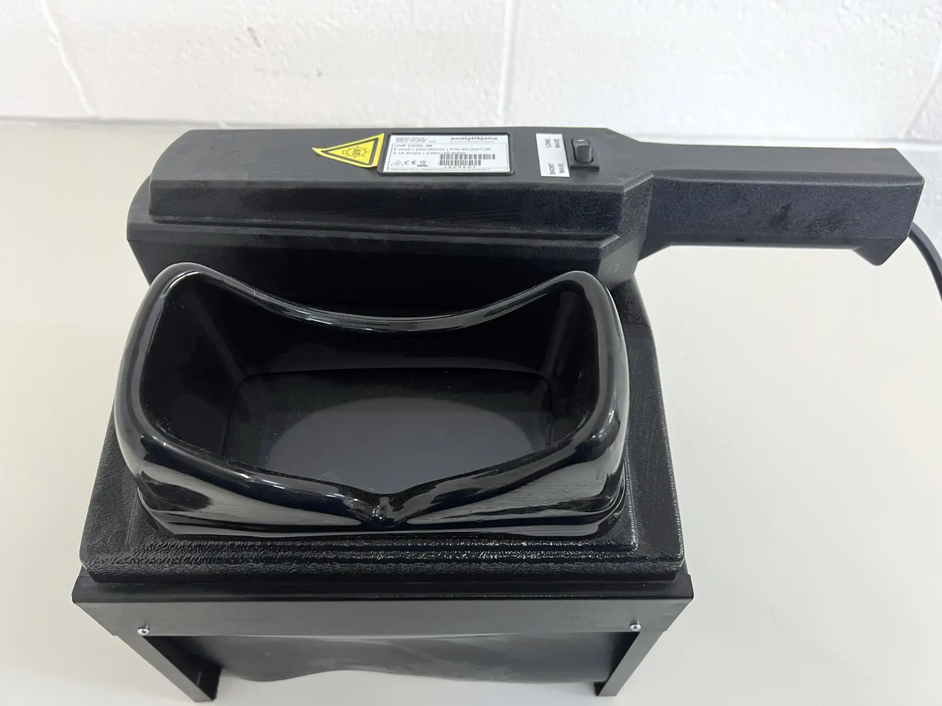 Analytik Jena UVP Chromato-Vue Cabinet C-10 Analytik Jena UVP Chromato-Vue Cabinet C-10