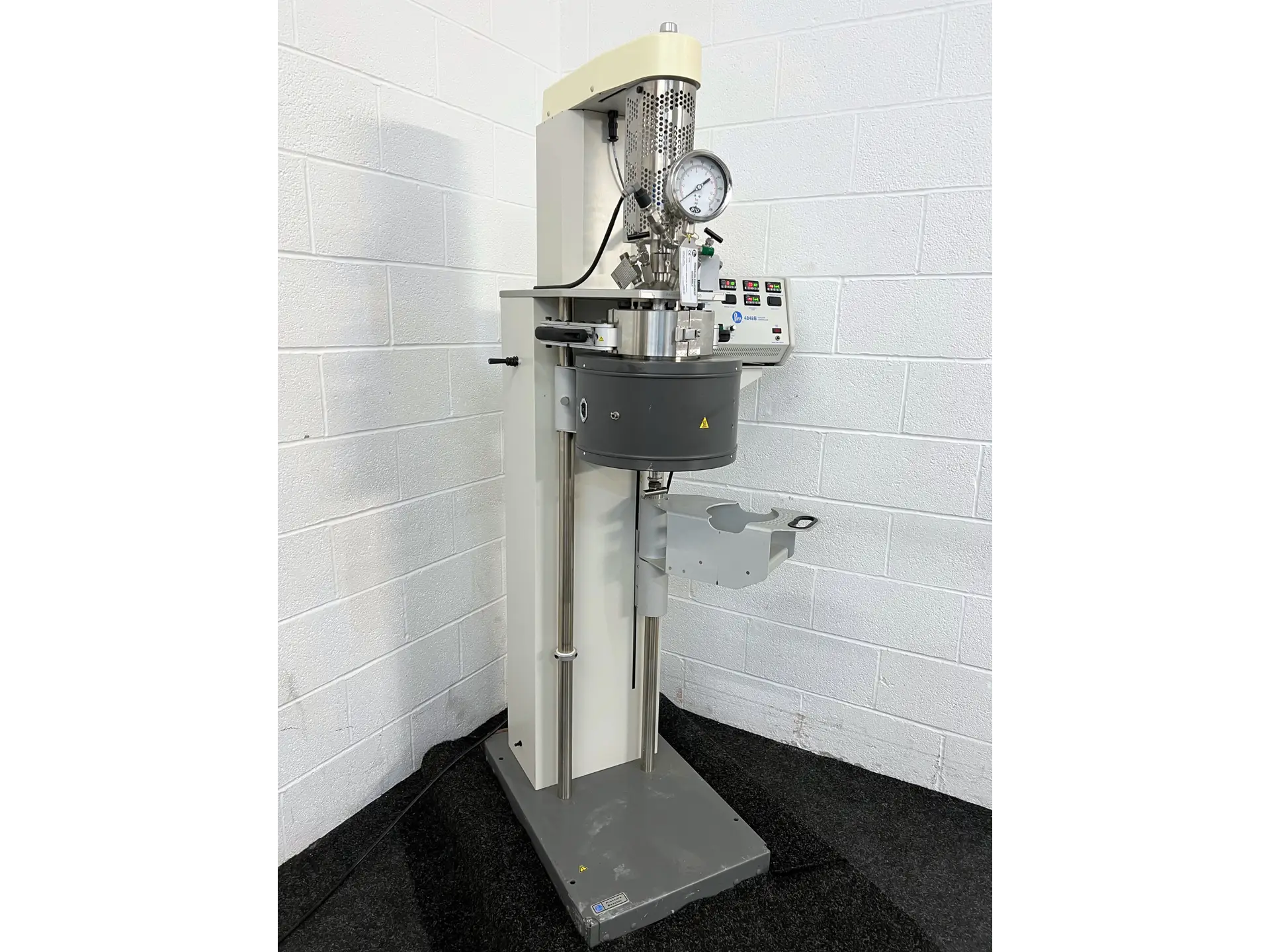 Parr 4553 Pressure Reactor