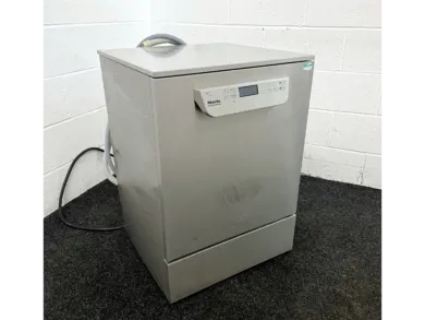 Miele PG 8583 Professional Glasswasher