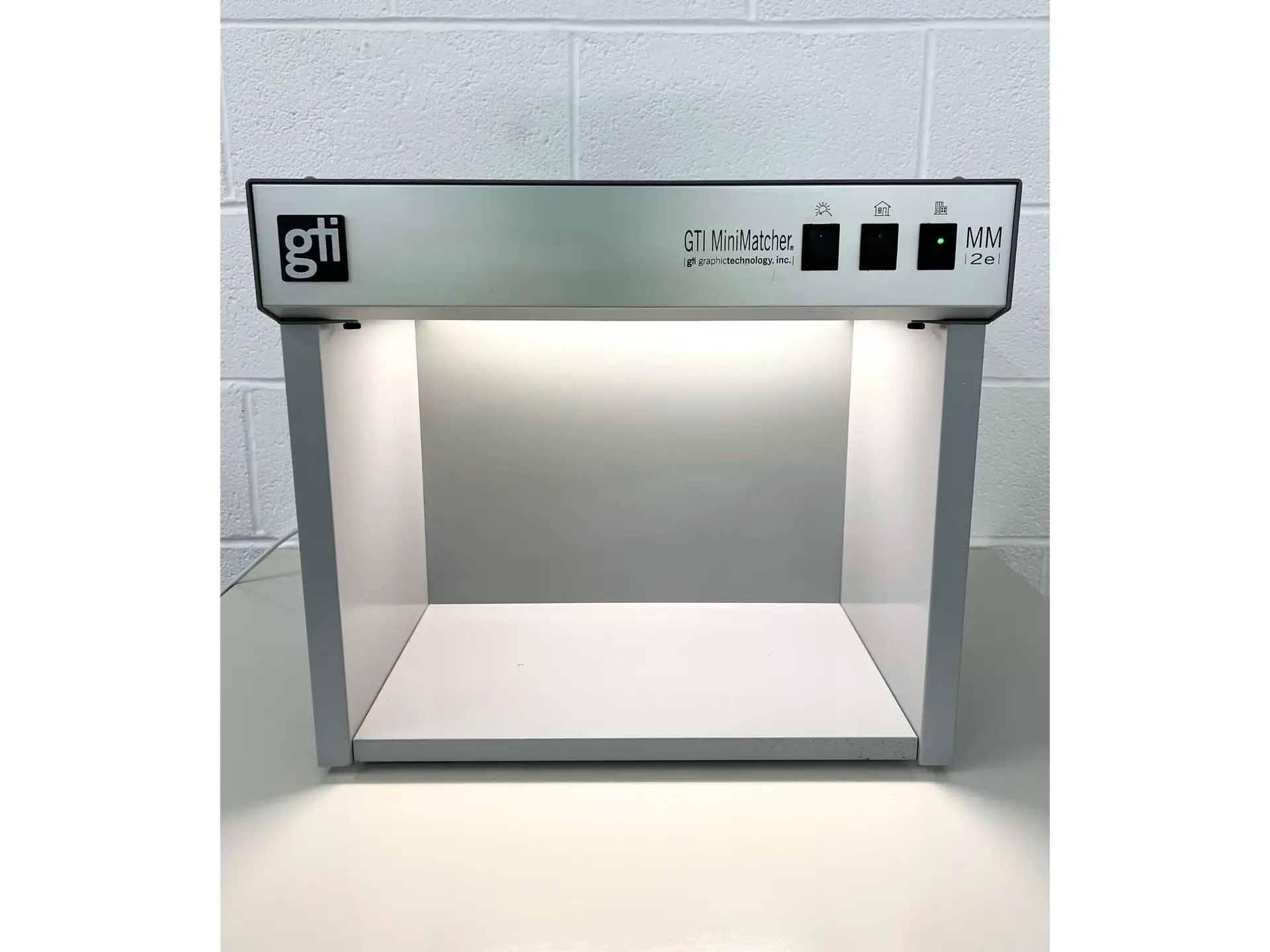 GTI MiniMatcher MM 2e Light Booth