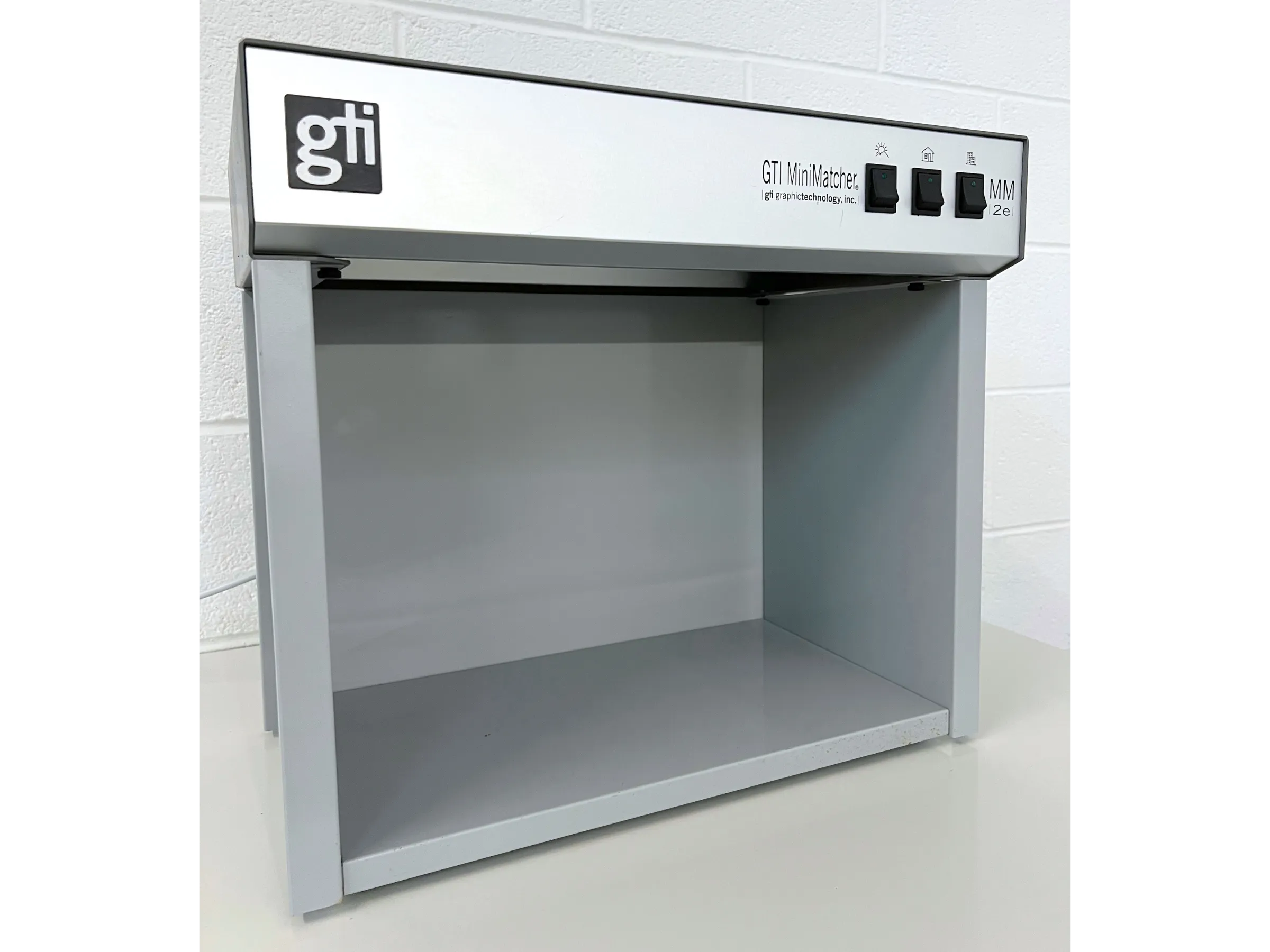 GTI MiniMatcher MM 2e Light Booth GTI MiniMatcher MM 2e Light Booth