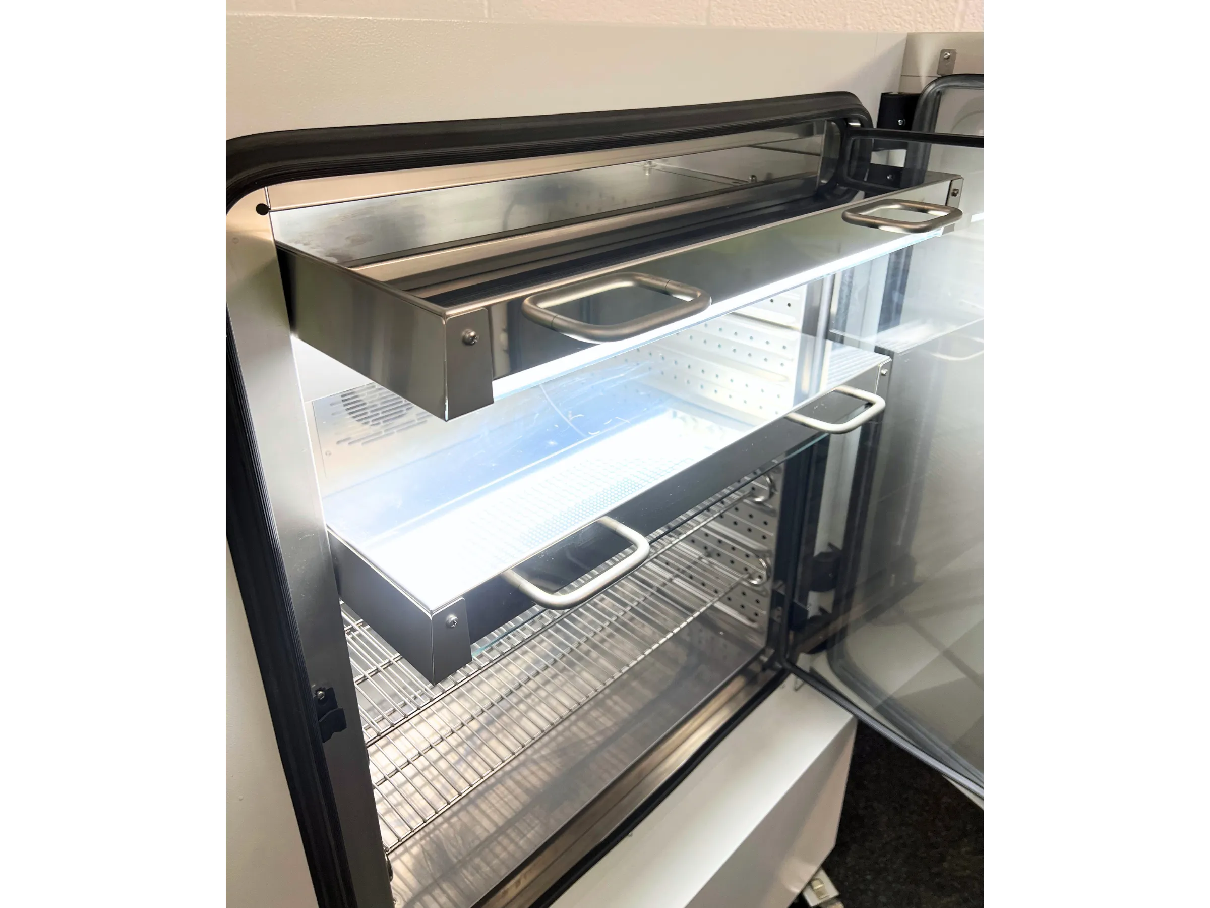 Binder KBWF 240 Growth Chamber