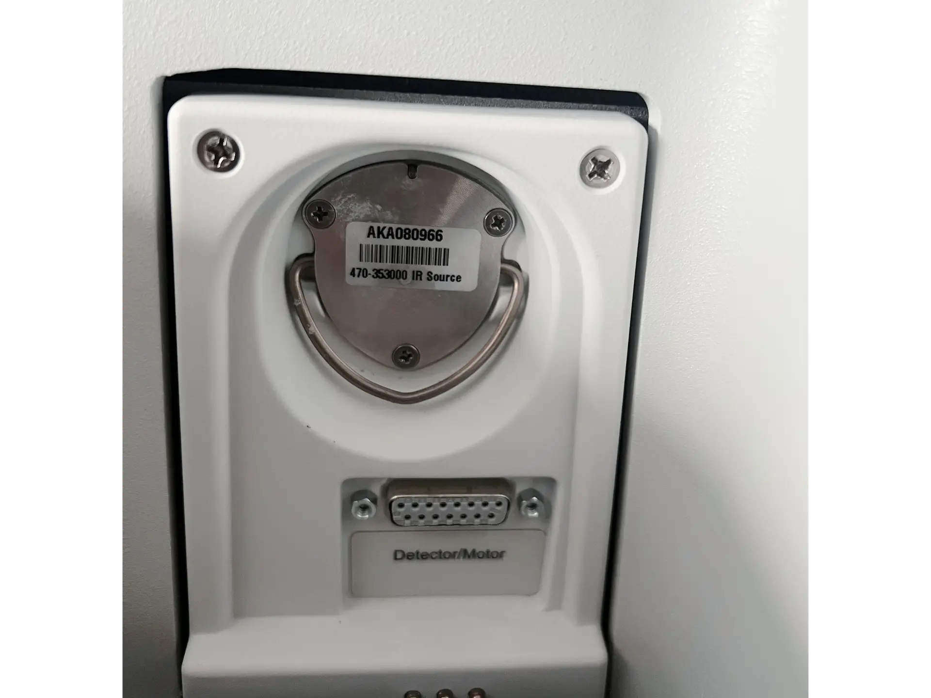 9 Thermo Nicolet IS10 FTIR